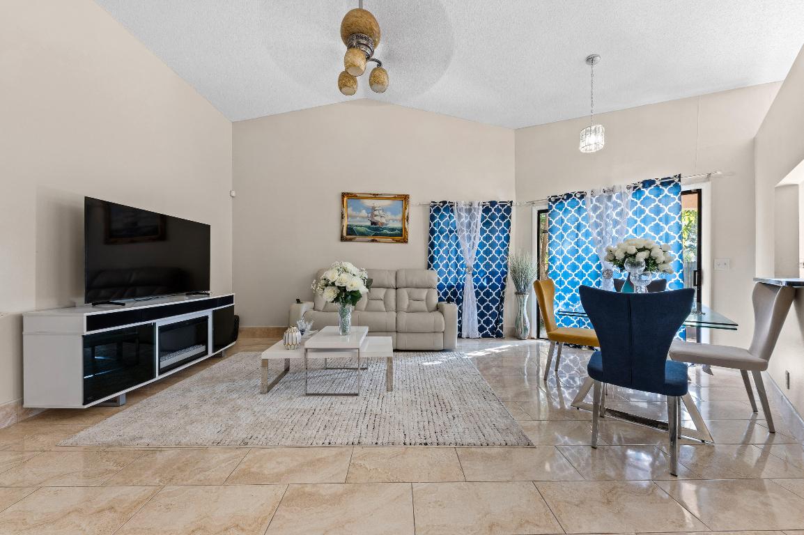 LAKES OF TARA UNIT 1 - Residential