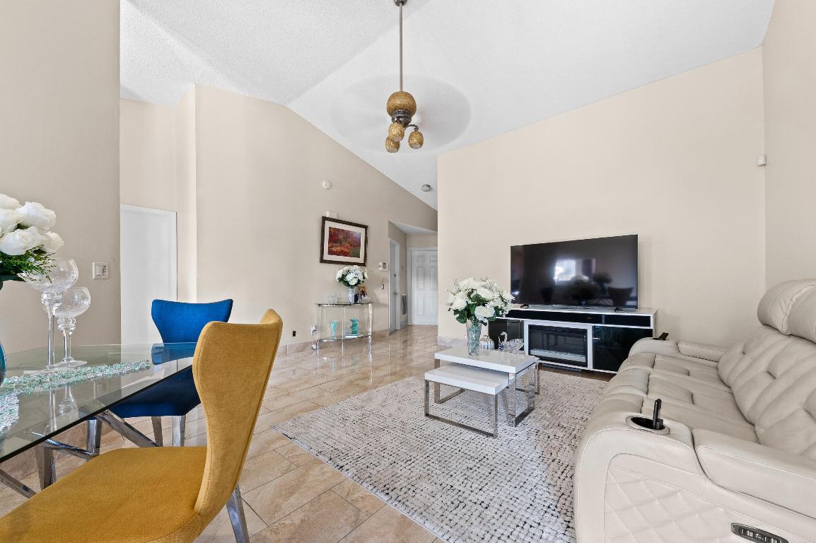 LAKES OF TARA UNIT 1 - Residential