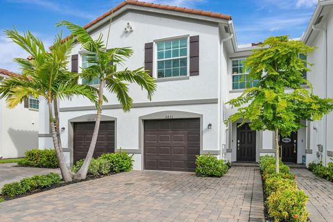 Palm Beach County Townhouses and Villas 85 6851 Broadwater Lane Lake Worth FL 33467