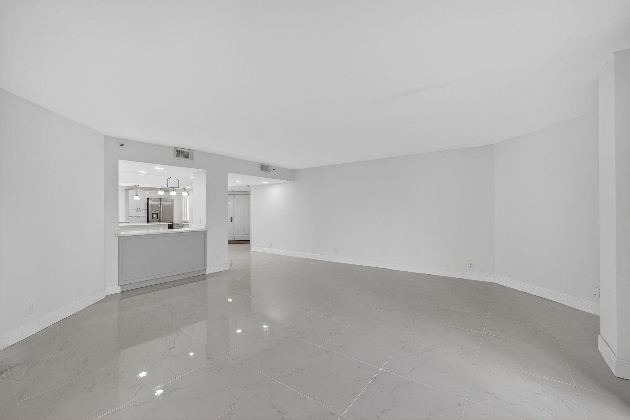 CORINTHIANS CONDO - Residential