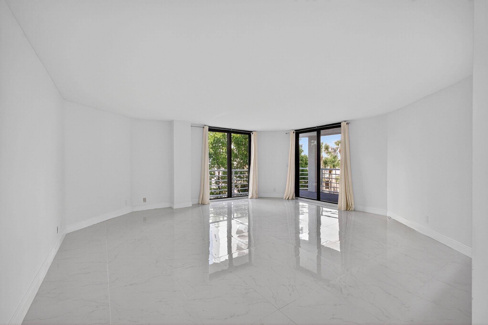 CORINTHIANS CONDO - Residential