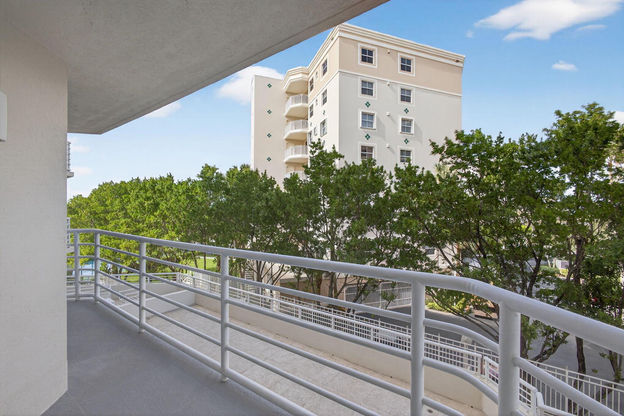 CORINTHIANS CONDO - Residential