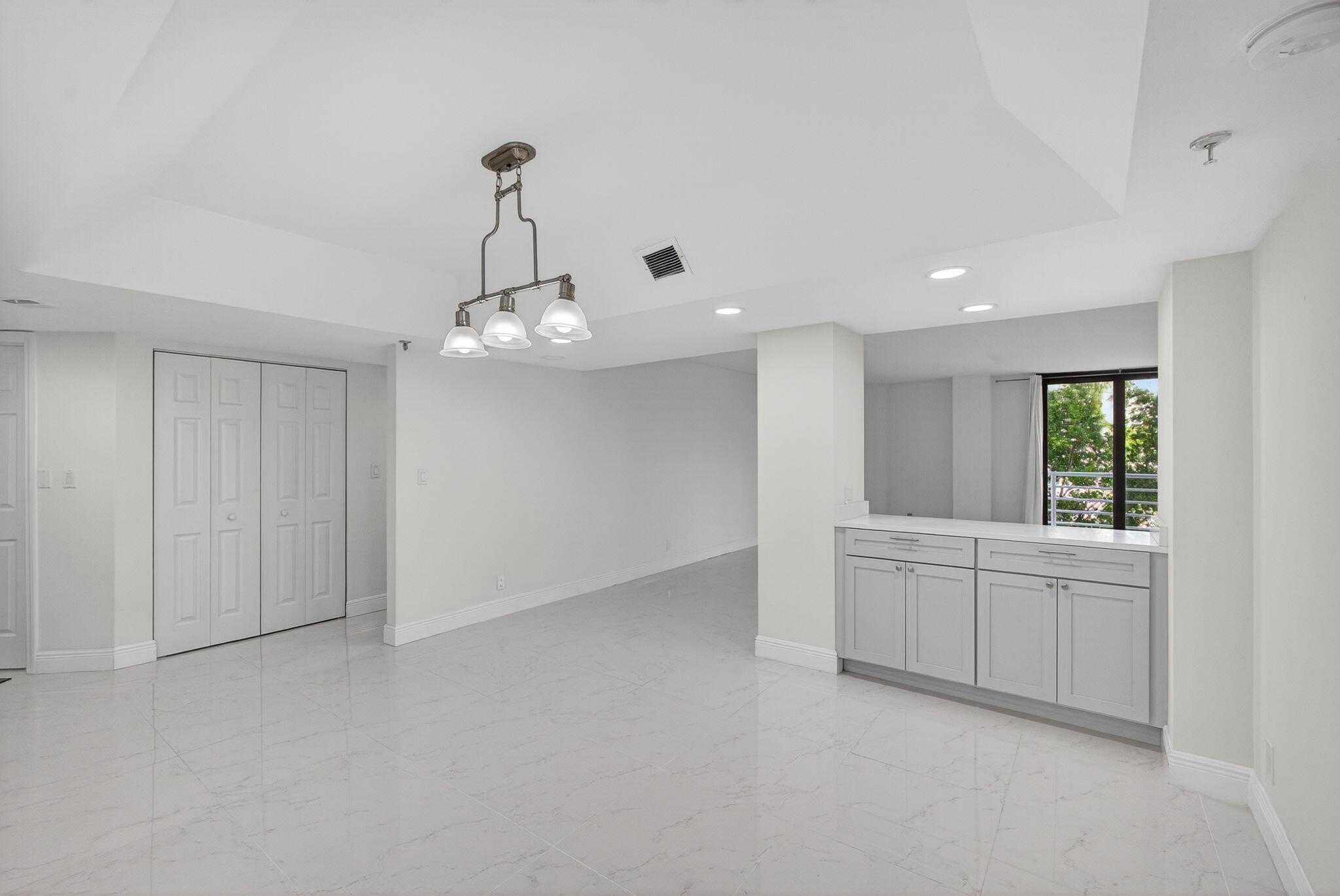 CORINTHIANS CONDO - Residential