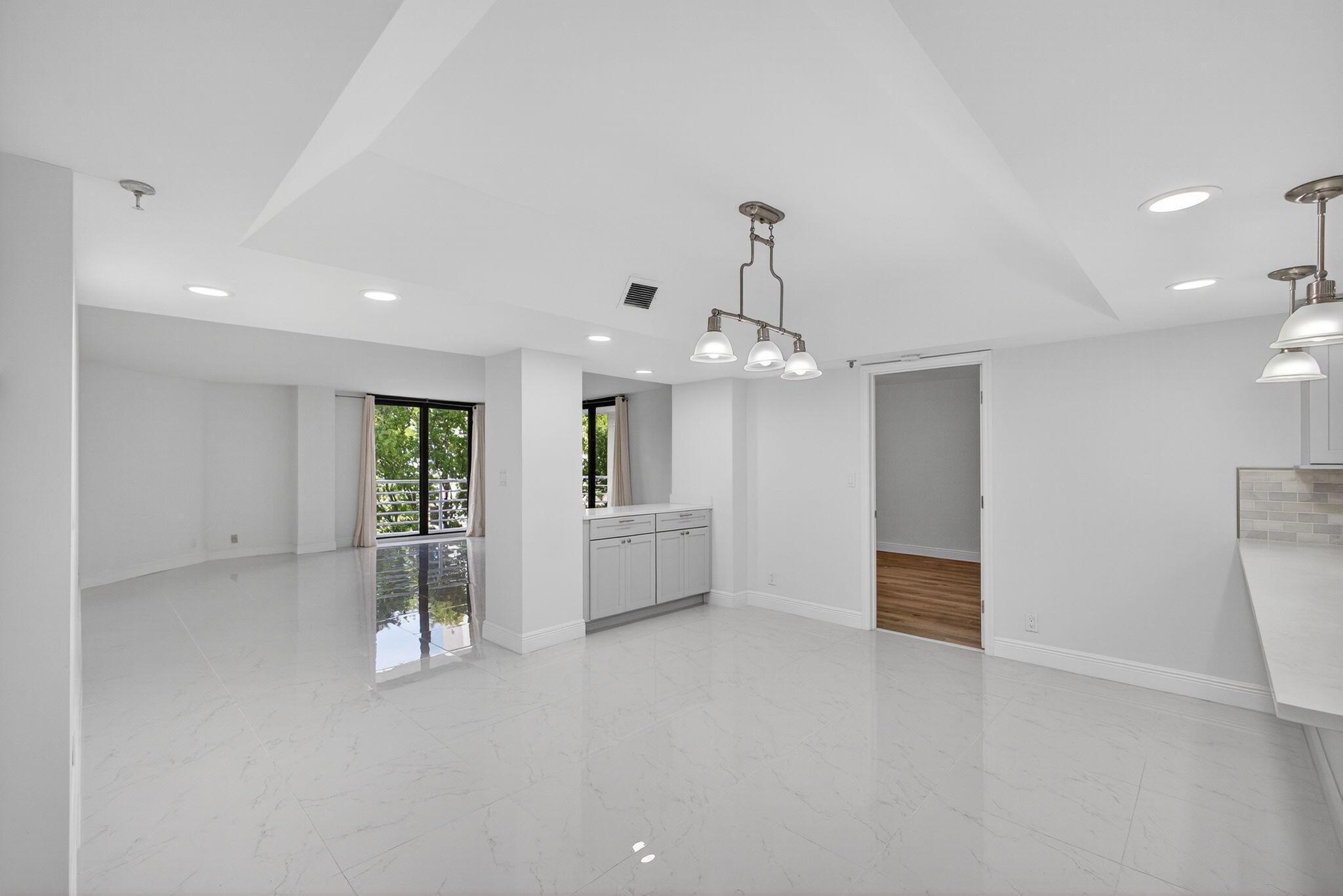 CORINTHIANS CONDO - Residential