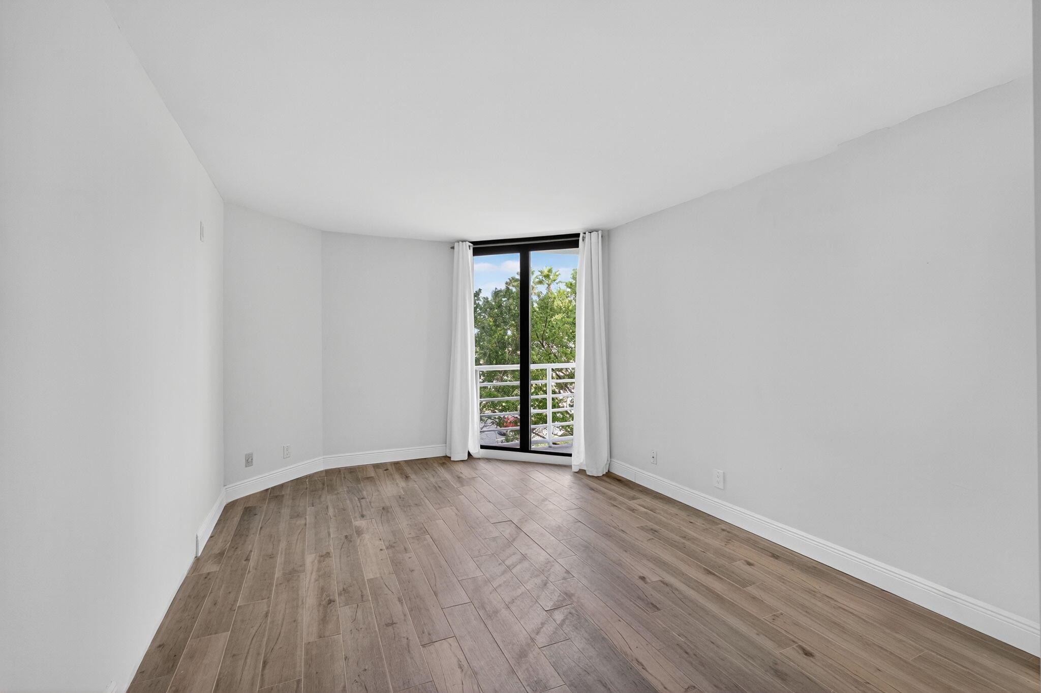 CORINTHIANS CONDO - Residential