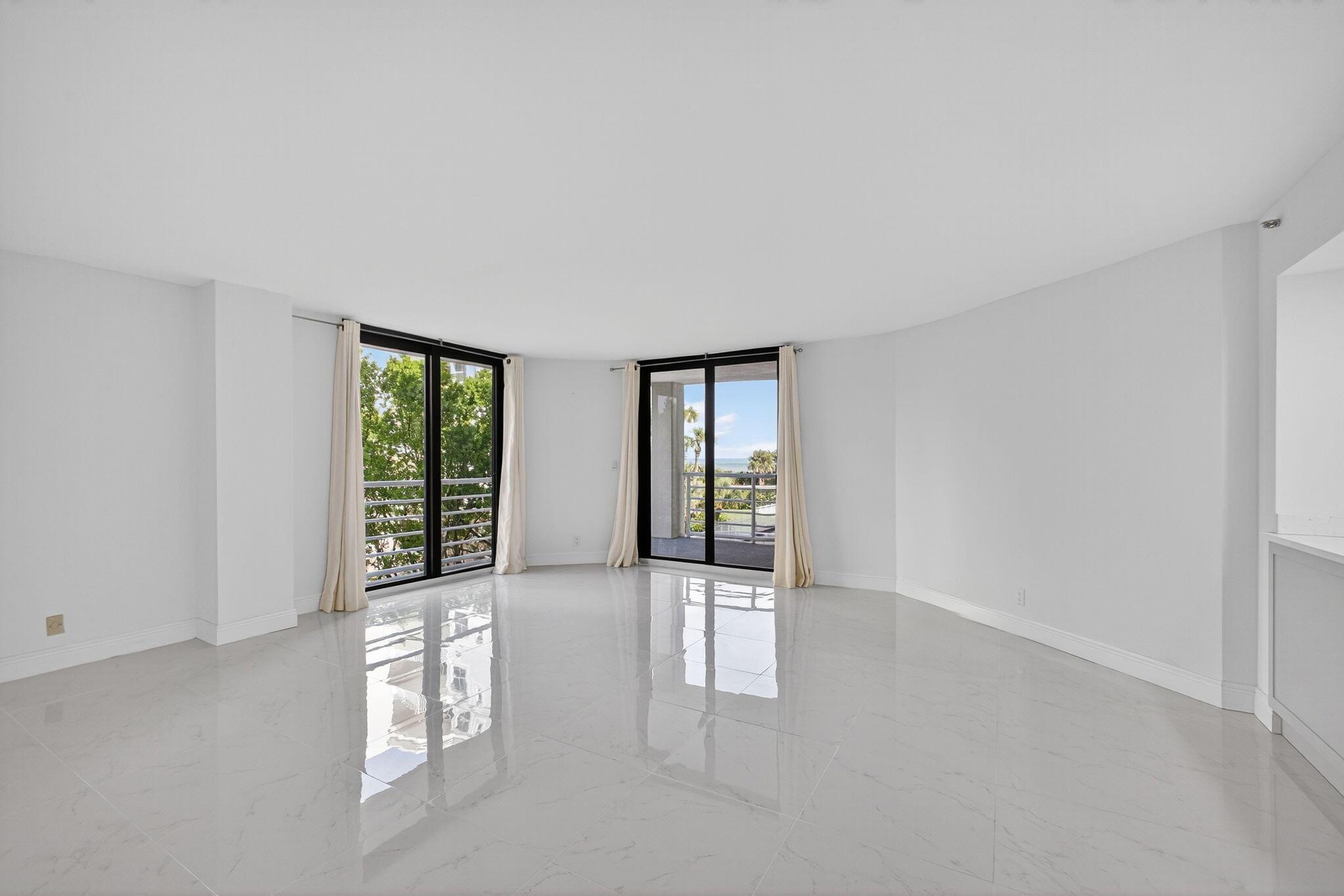 CORINTHIANS CONDO - Residential