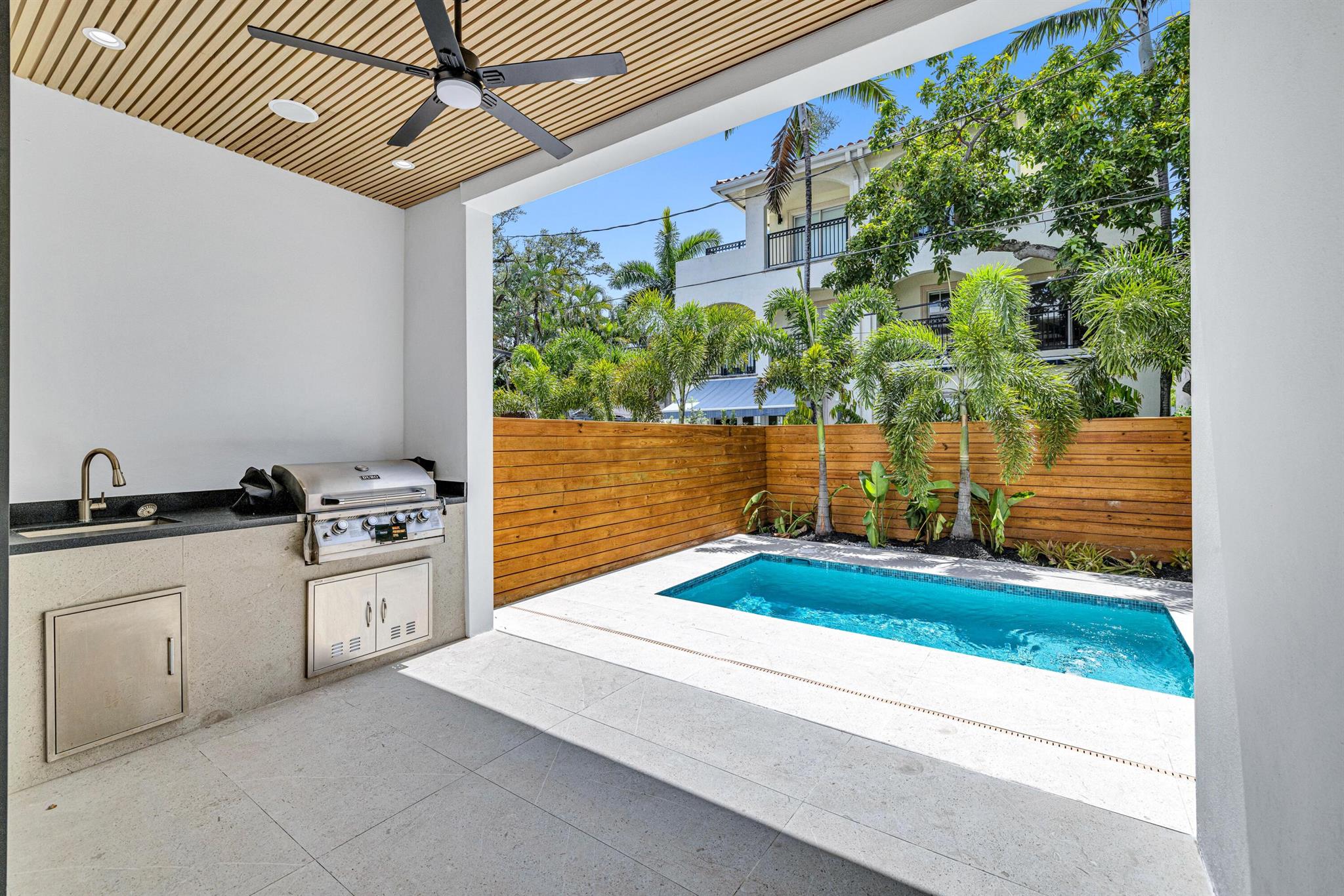 23 SE 12 Avenue B