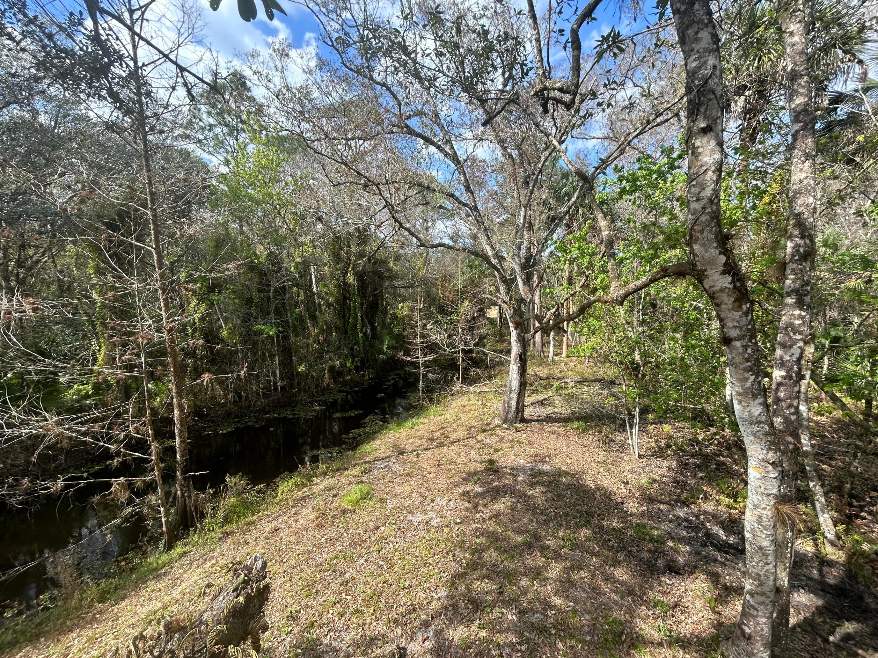 GRAND PRIX RANCHES - Land