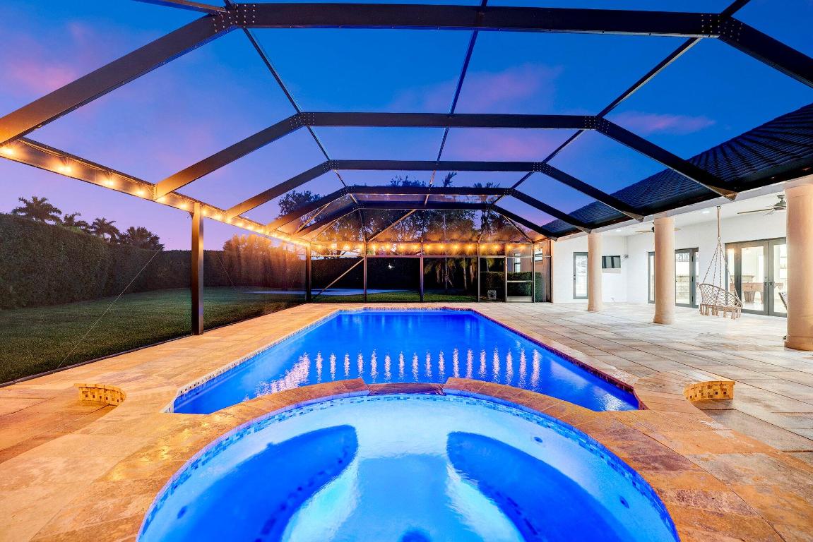 2386 Sunderland Avenue