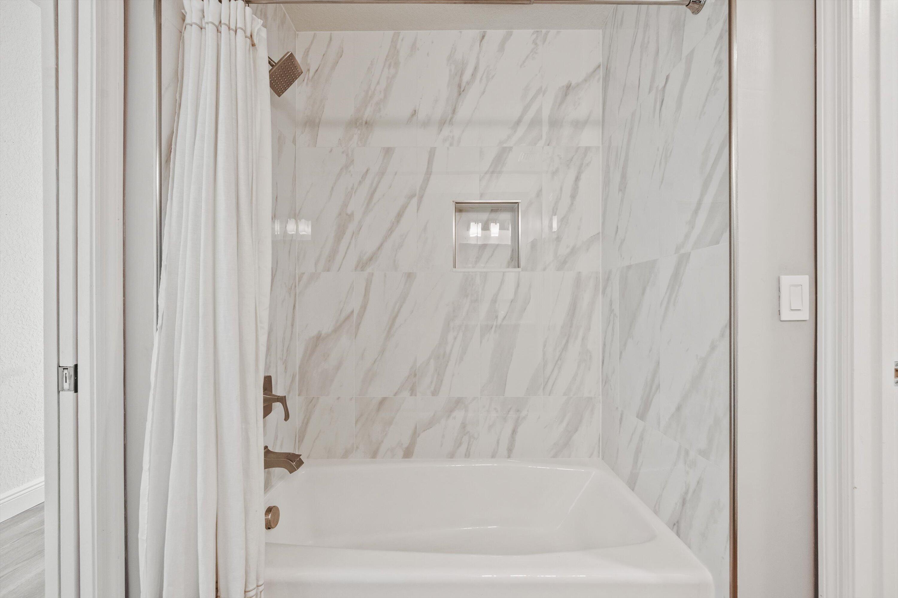 RESIDENCES AT LEGACY PLACE CONDO - Residential Lease
