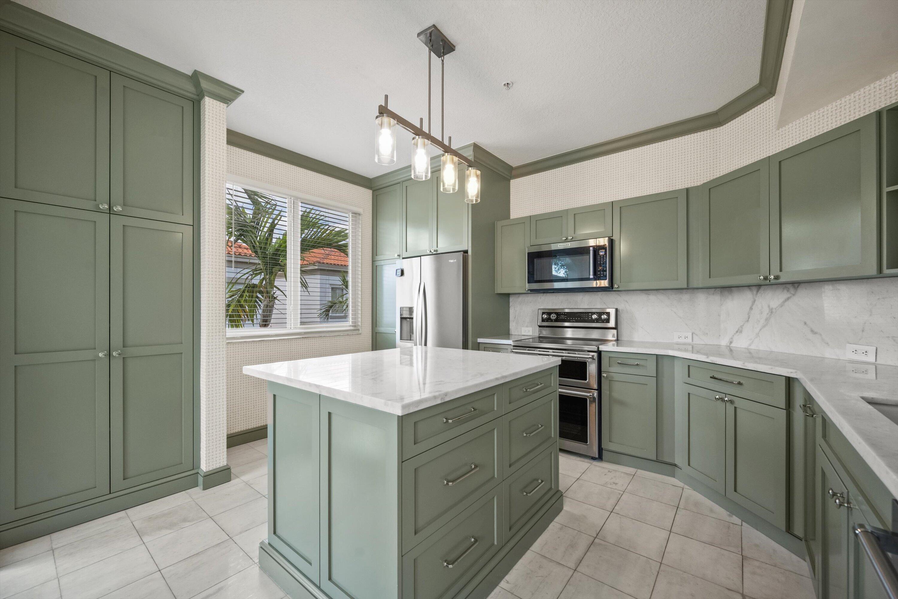 RESIDENCES AT LEGACY PLACE CONDO - Residential Lease