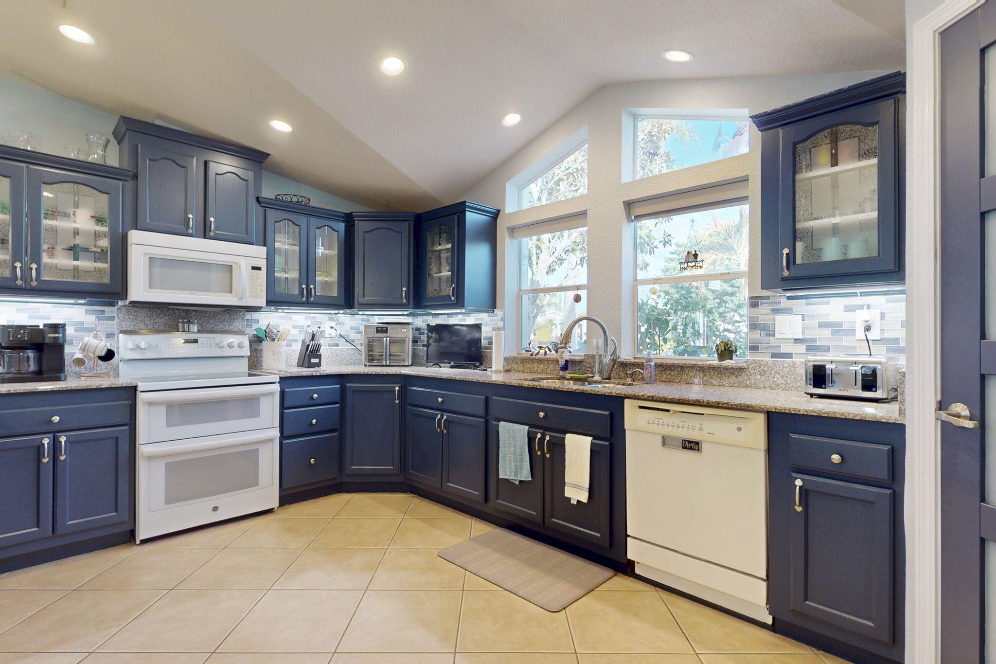 FAIRWAYS AT SAVANNA CLUB - Residential