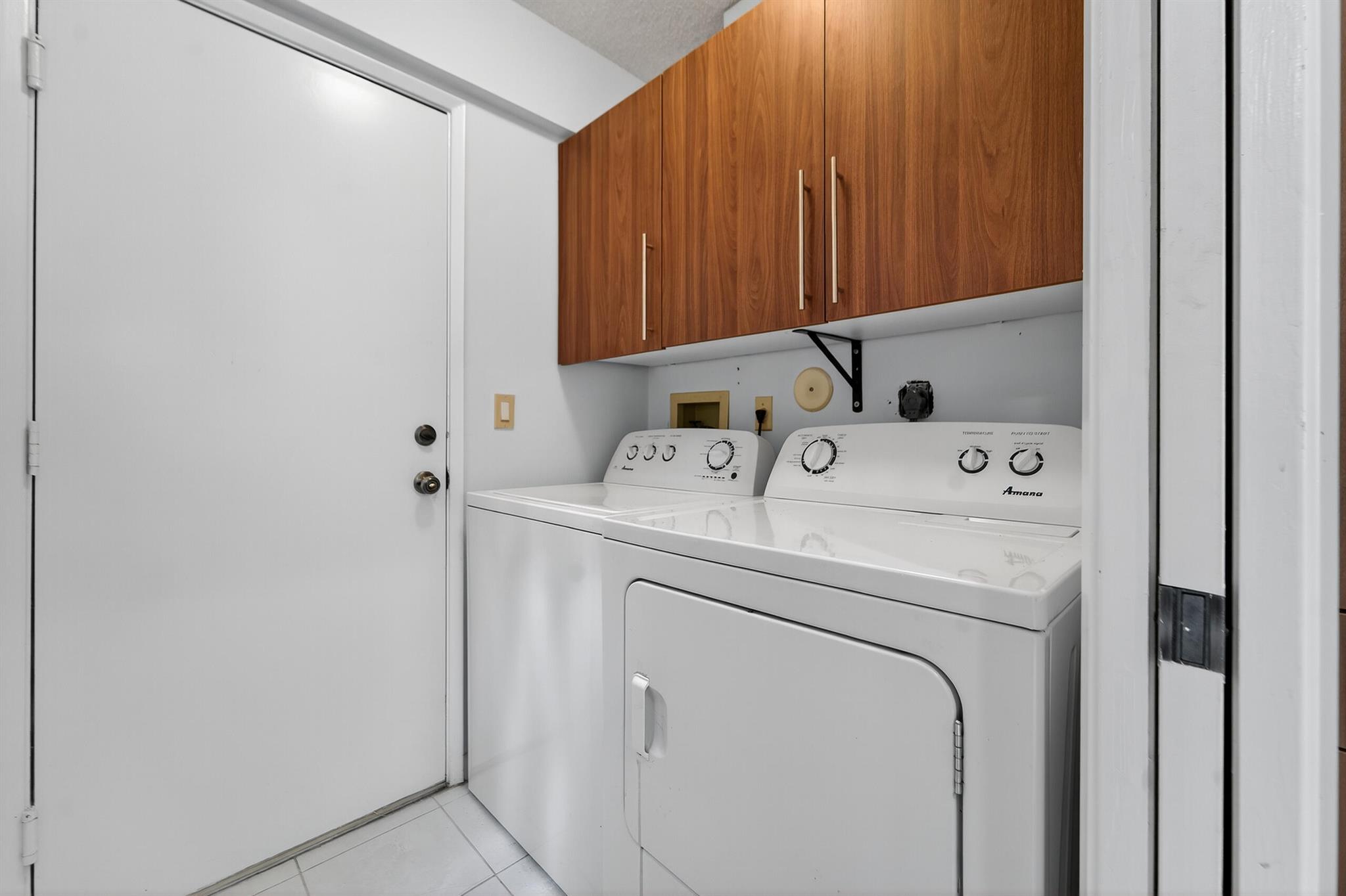 HUNTINGTON POINTE - Residential