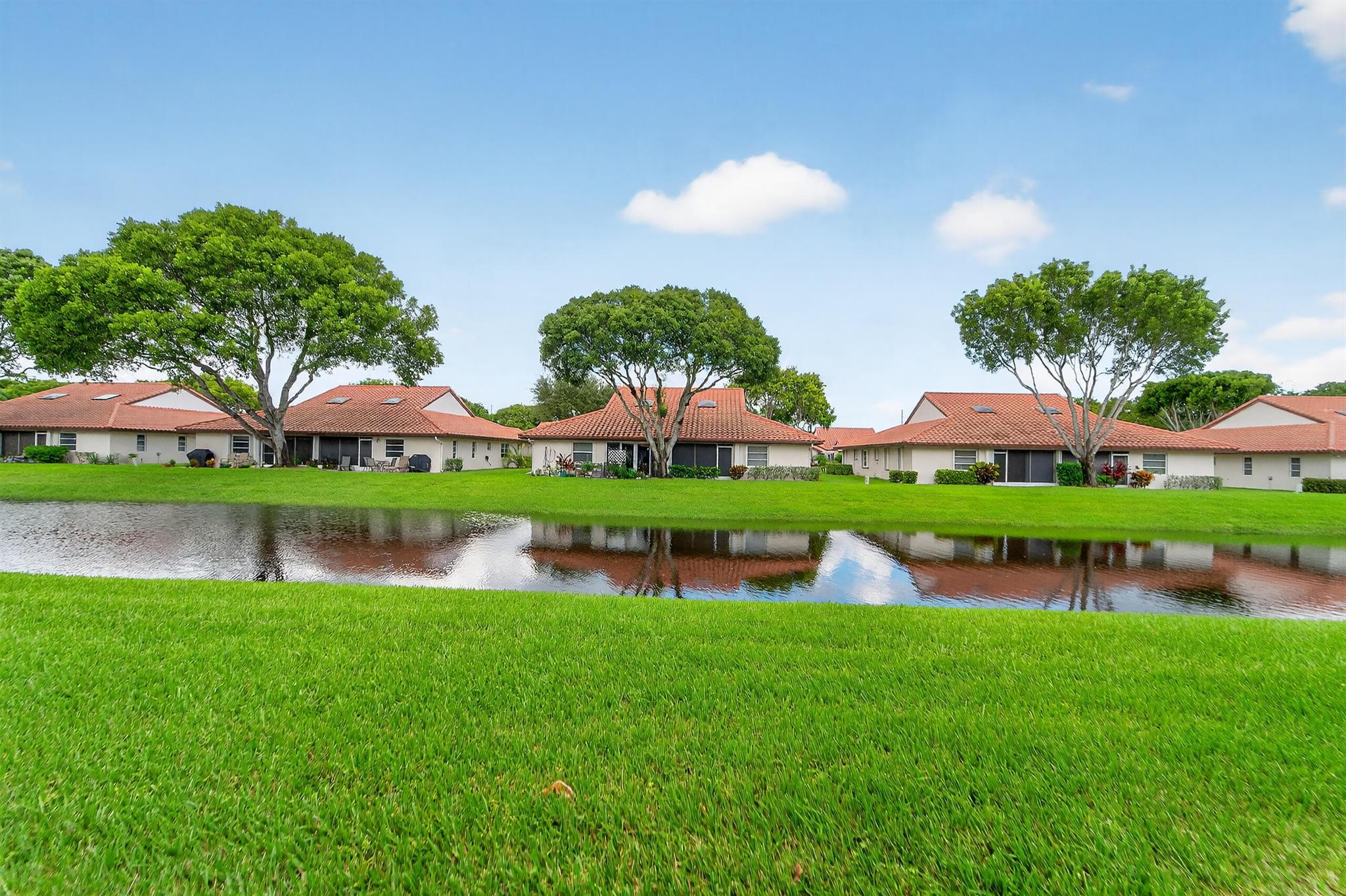 HUNTINGTON POINTE - Residential