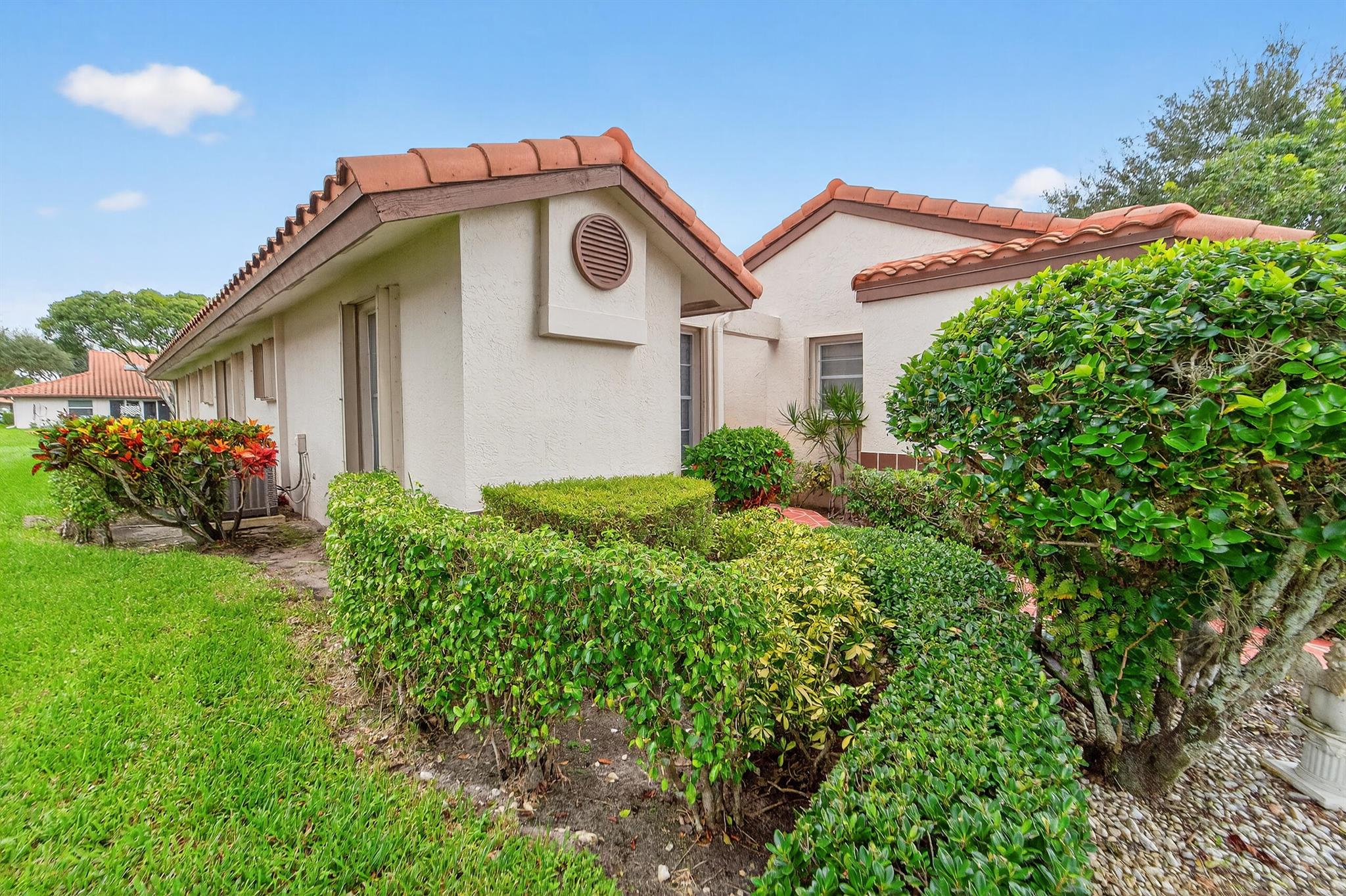 HUNTINGTON POINTE - Residential