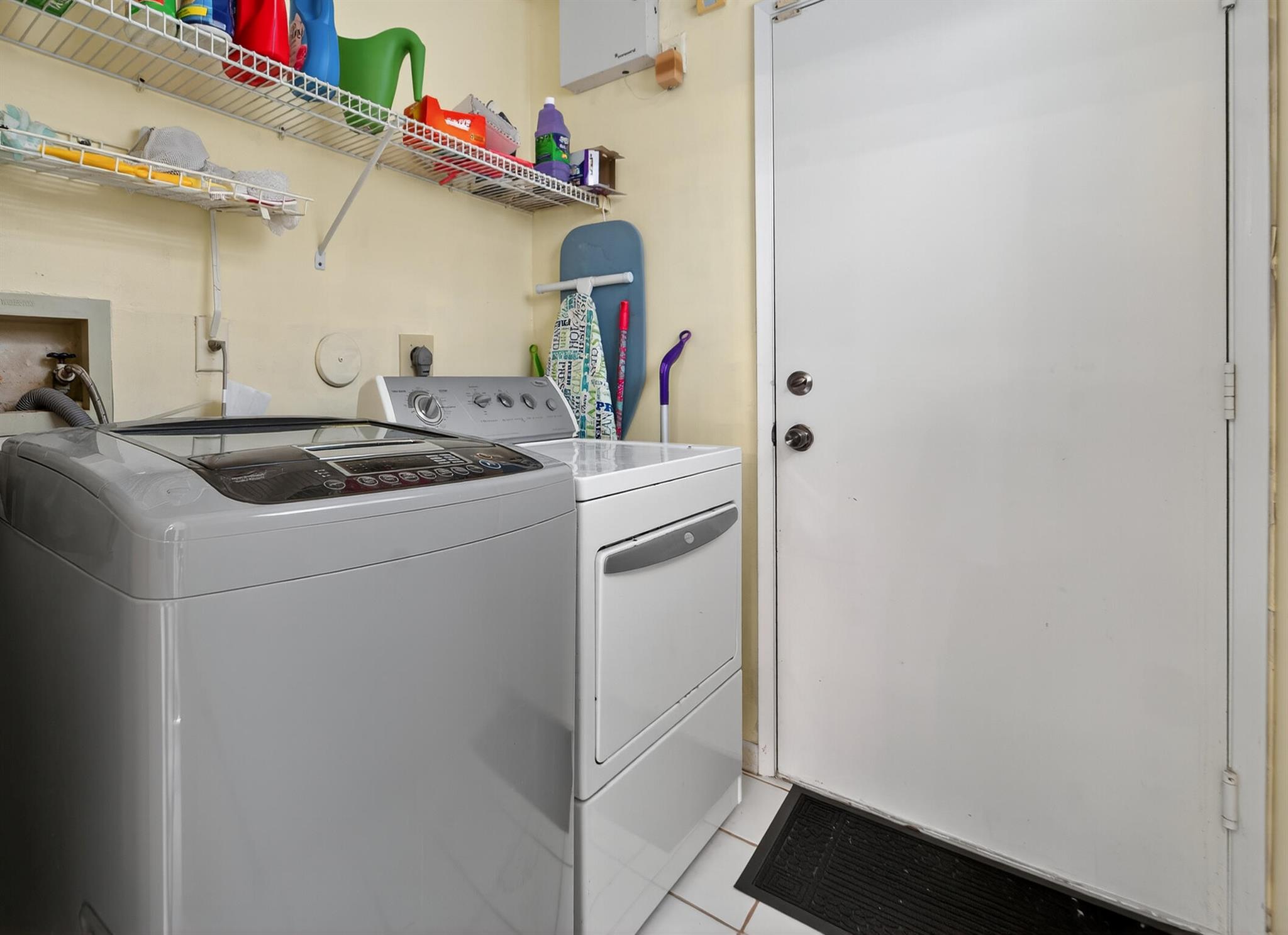 HUNTINGTON POINTE - Residential