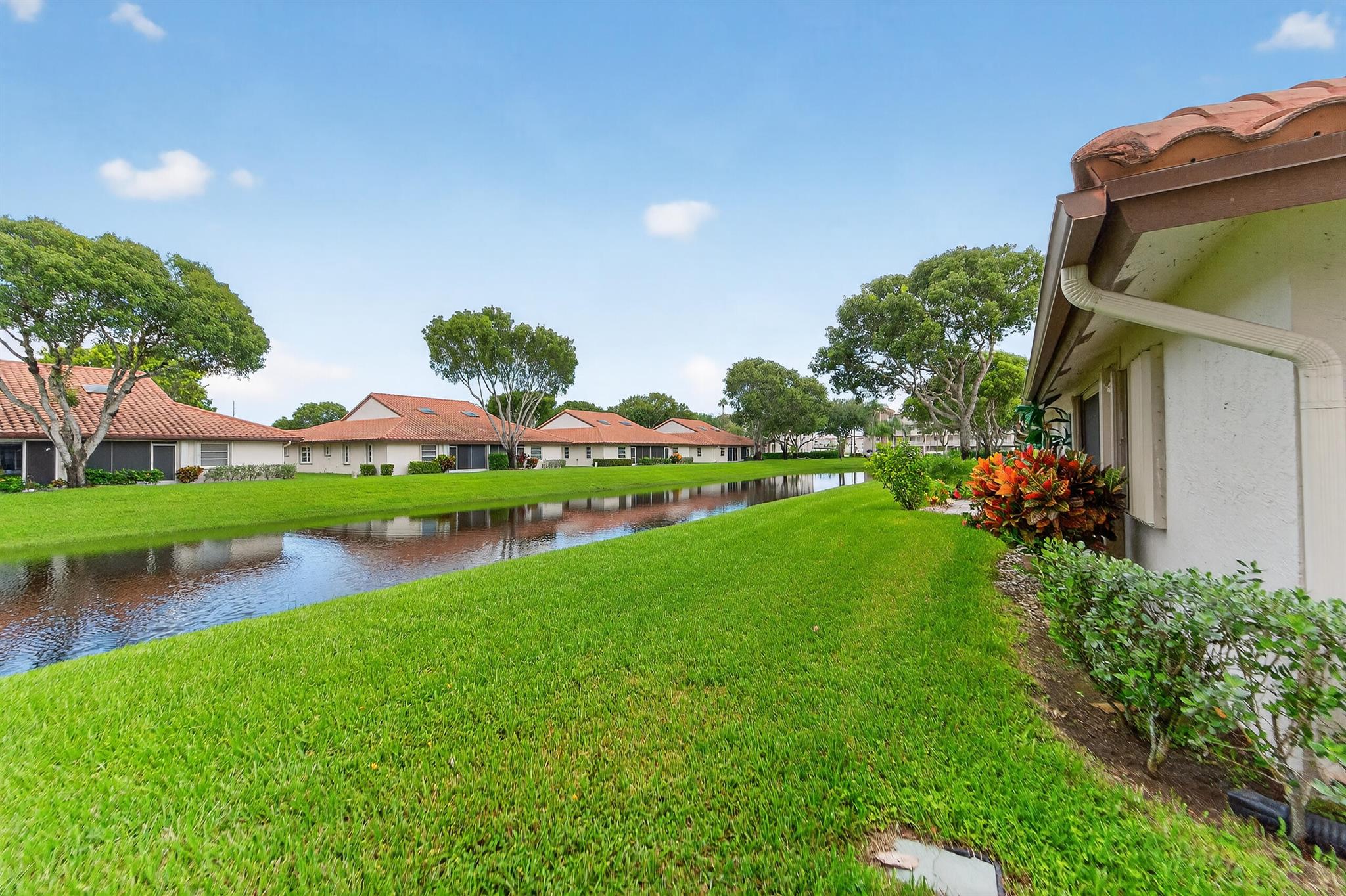 HUNTINGTON POINTE - Residential