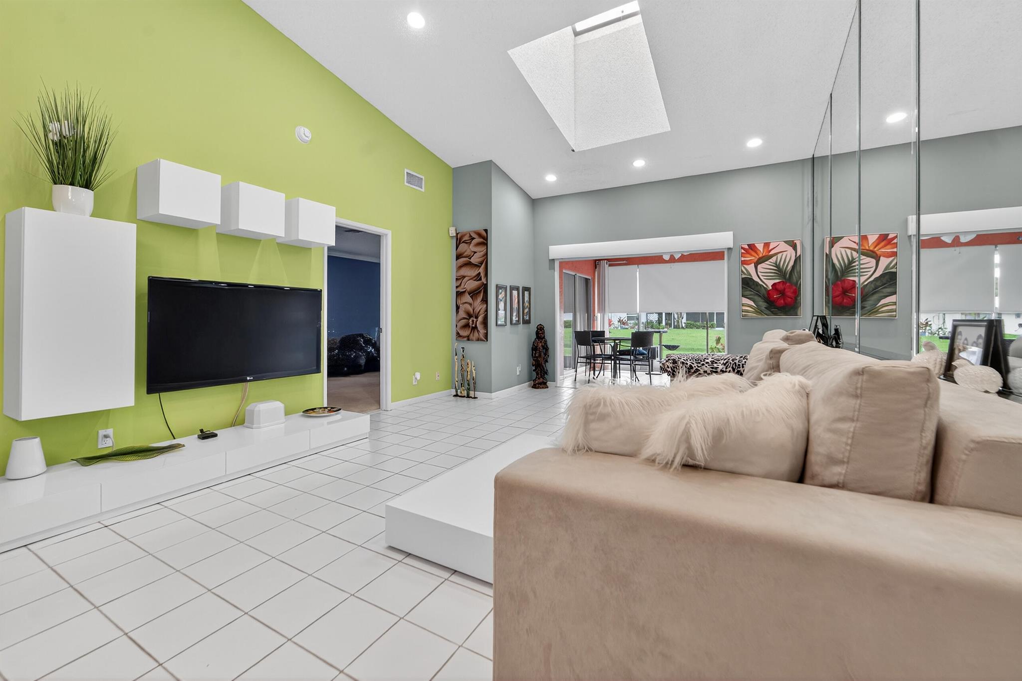 HUNTINGTON POINTE - Residential