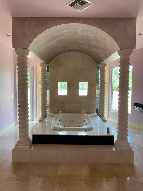 Bonaventure 82-43 B - Residential