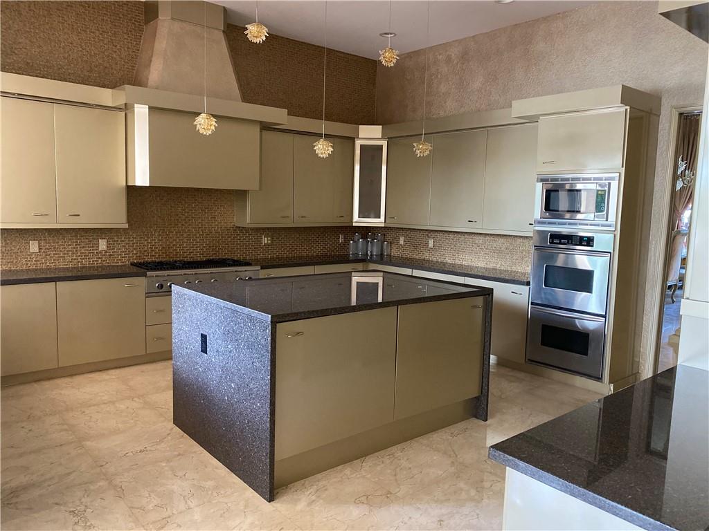 Bonaventure 82-43 B - Residential