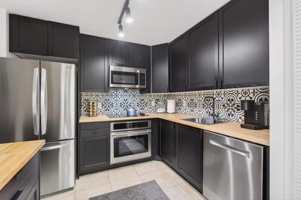 Photo of 6621 Via Regina #6621, Boca Raton, FL 33433 (MLS # F10546785)