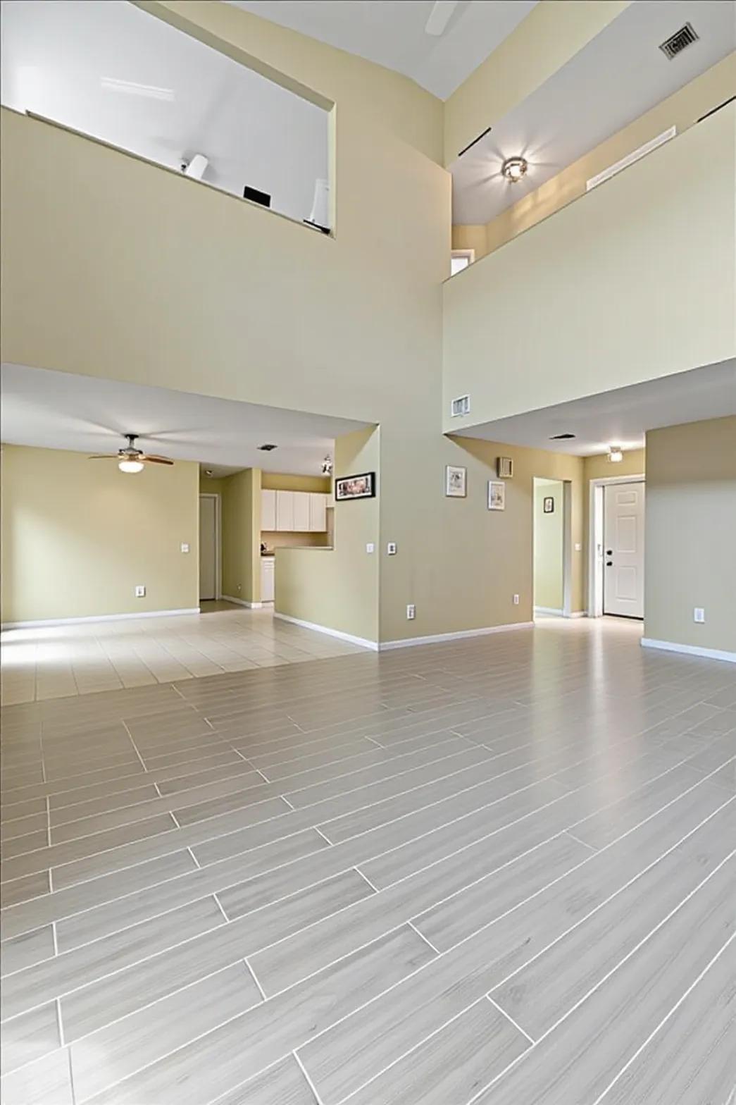 ISLAND OF RIVER BRIDGE - Residential