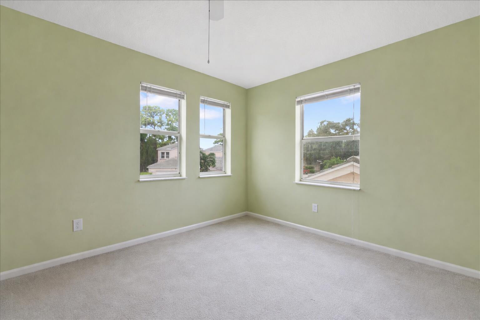 ISLAND OF RIVER BRIDGE - Residential