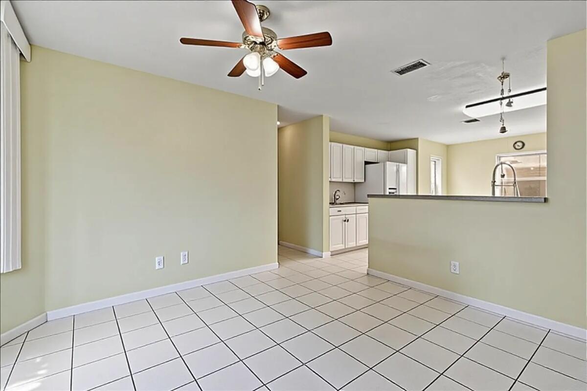 ISLAND OF RIVER BRIDGE - Residential