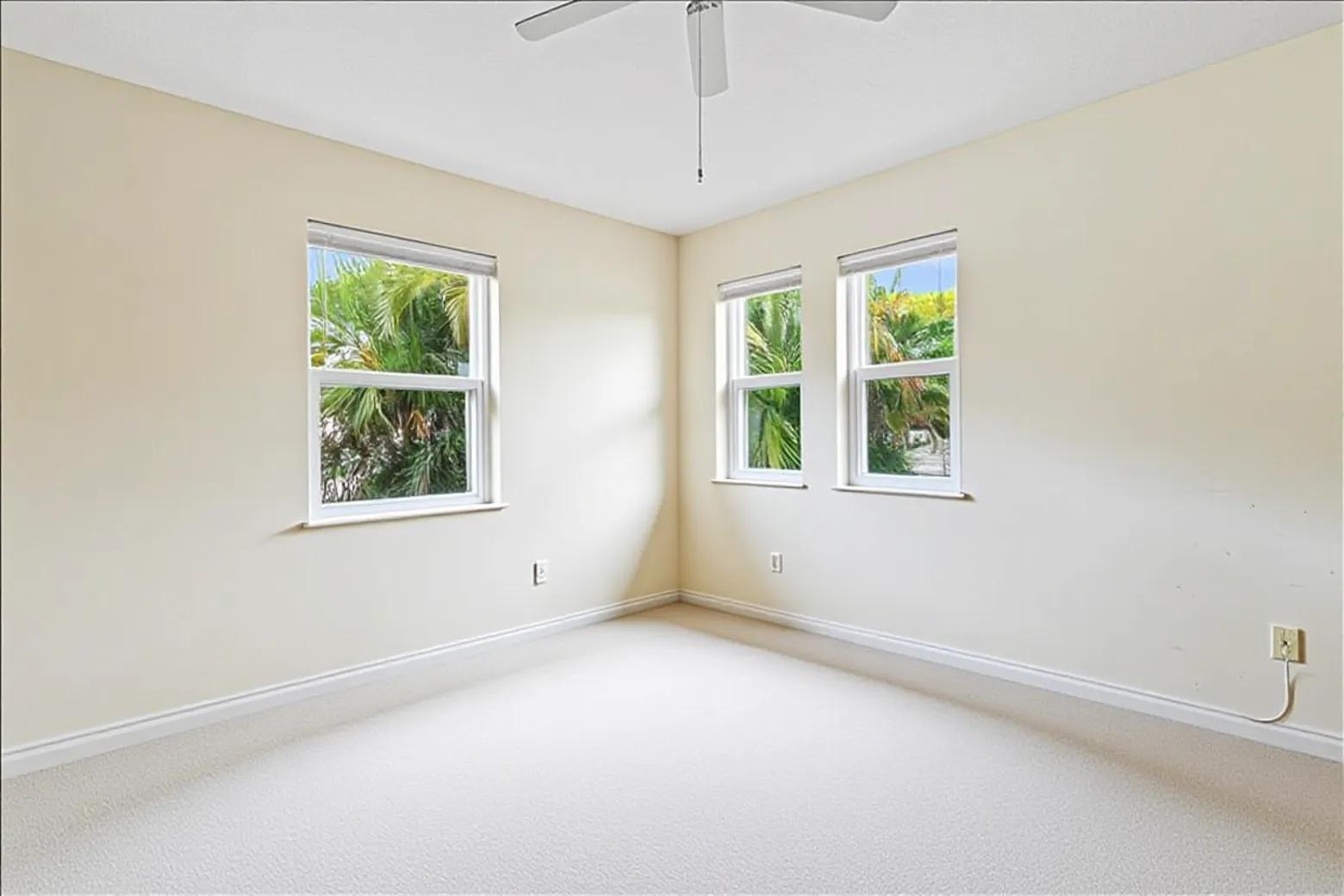 ISLAND OF RIVER BRIDGE - Residential