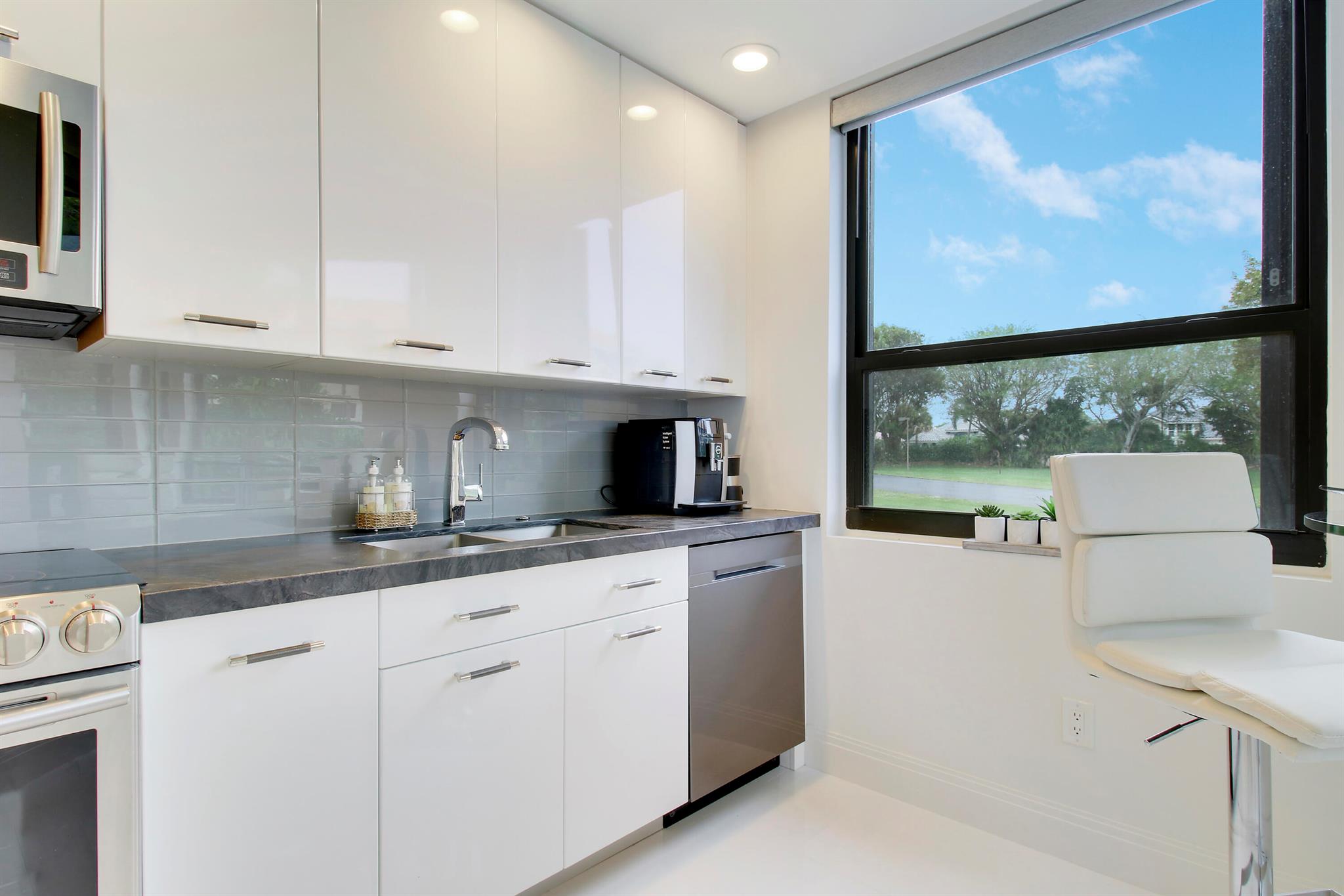 LA PAZ AT BOCA POINTE - Residential