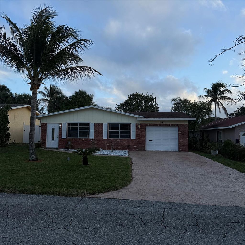 Photo of 452 W Royal Palm Road, Boca Raton, FL 33432 (MLS # F10552819)