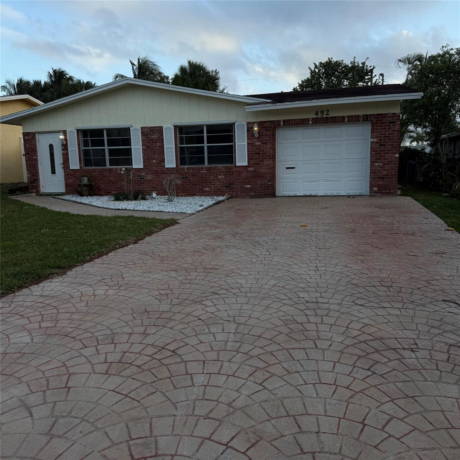 452 W Royal Palm Road