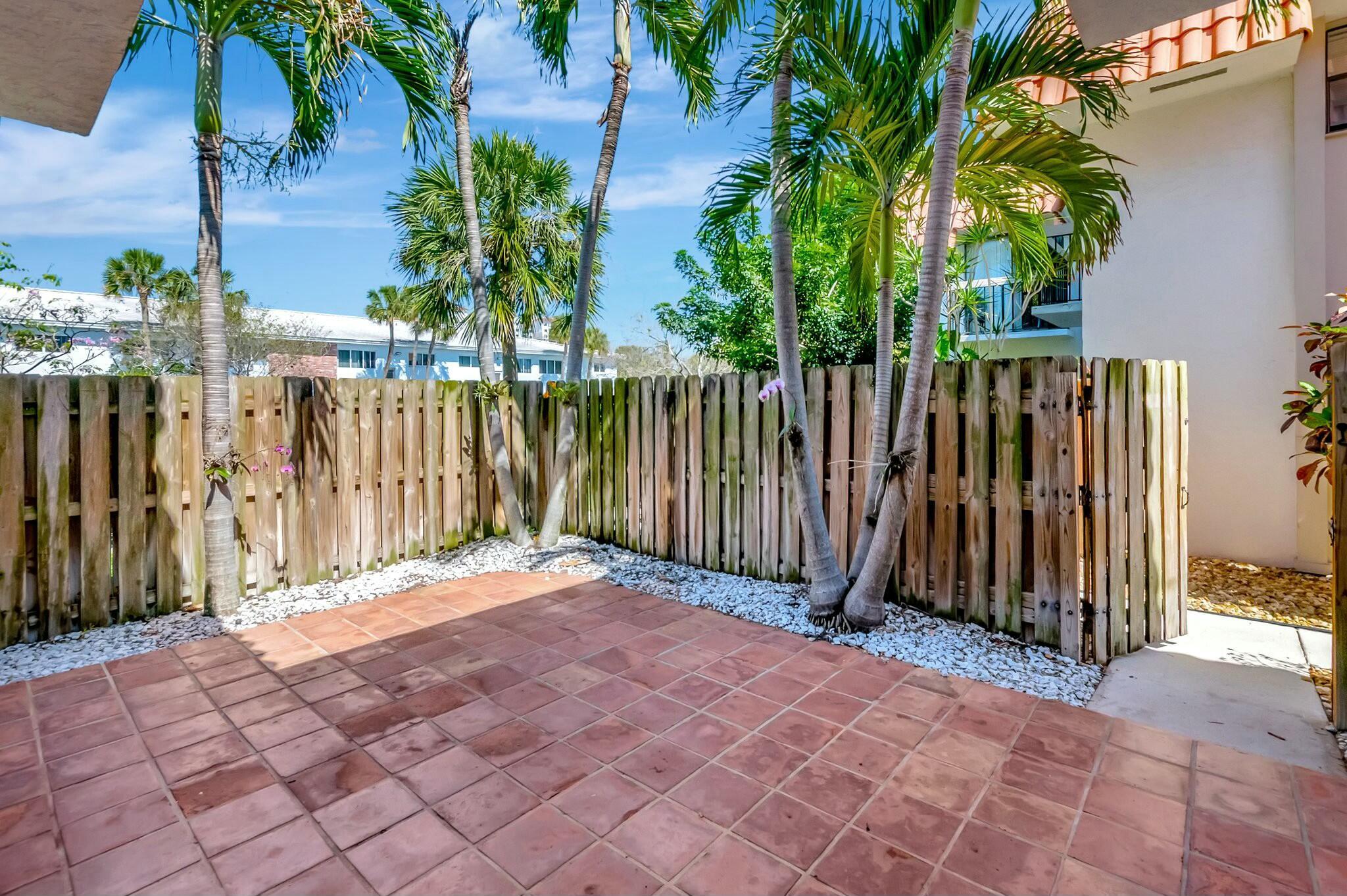 1251 S Federal Highway 1020