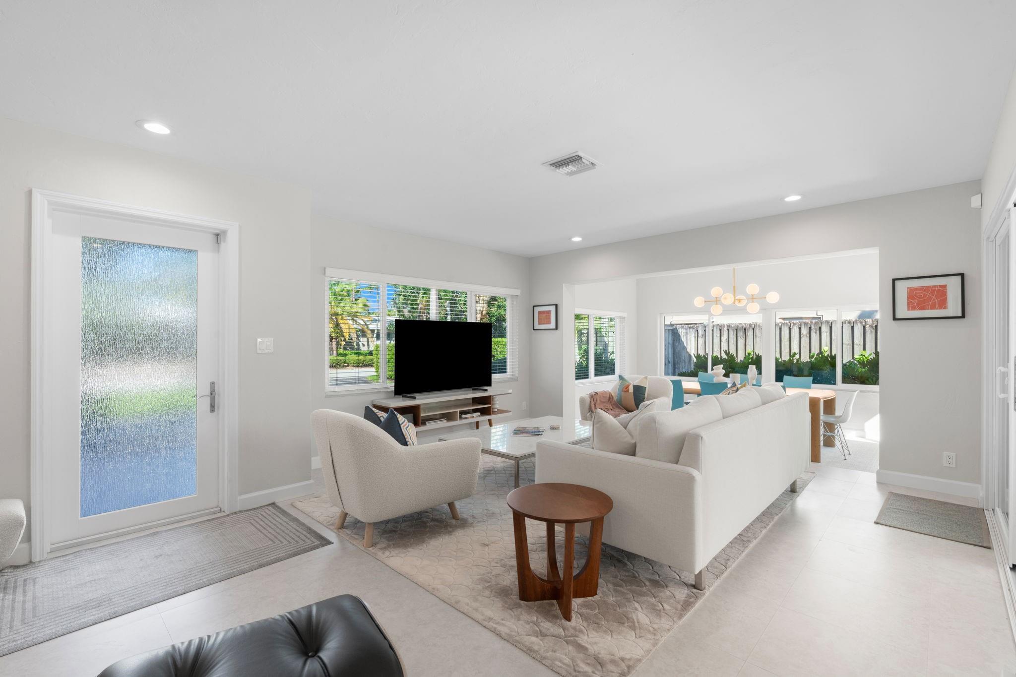 View photos, virtual tours, details... 1724 NE 28th Dr