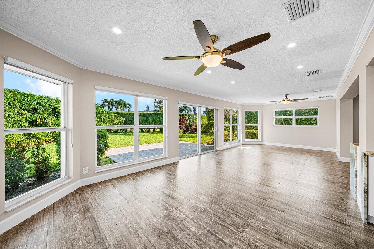 FRENCH ROYALE VILLAS - Residential