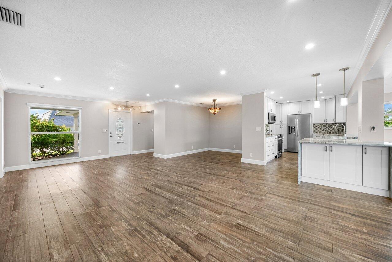 FRENCH ROYALE VILLAS - Residential