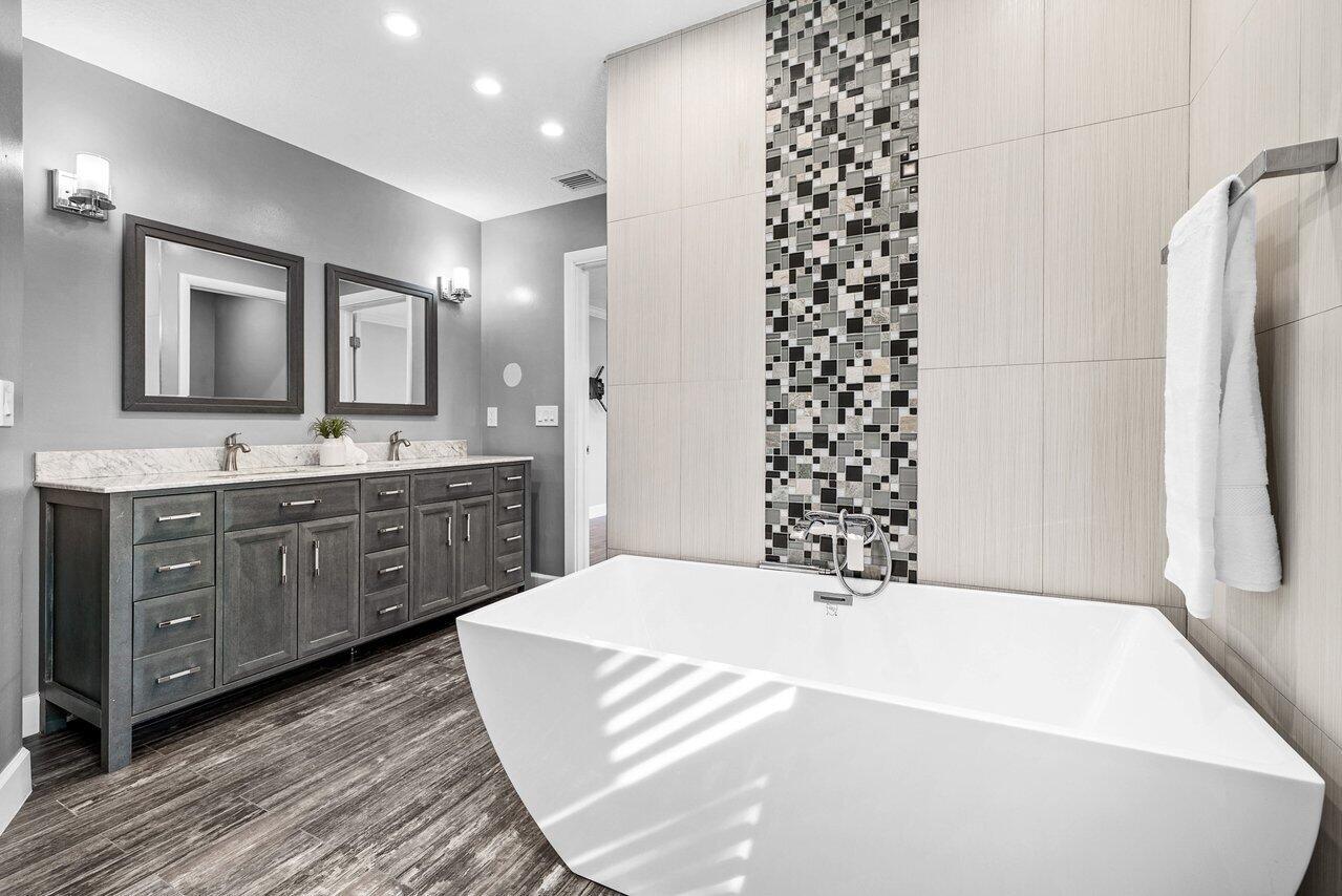 FRENCH ROYALE VILLAS - Residential