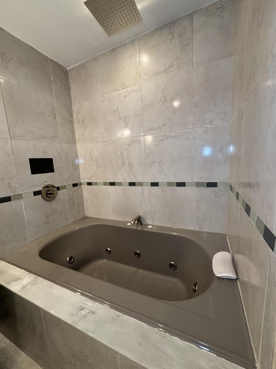 PROMENADE AT TRADITION NO II, A CONDOMINIUM - Residential Lease