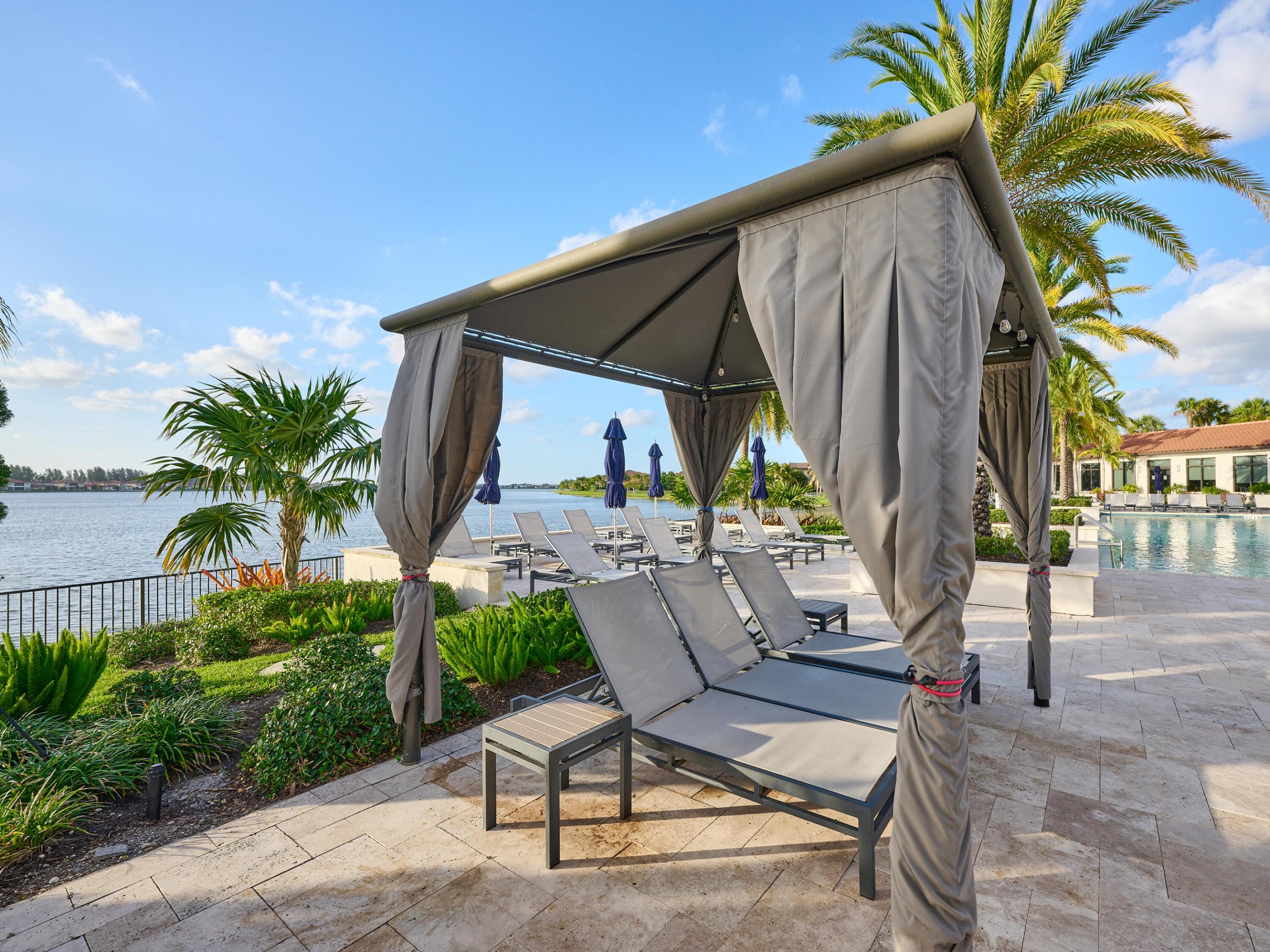 PARKLAND BAY - Residential