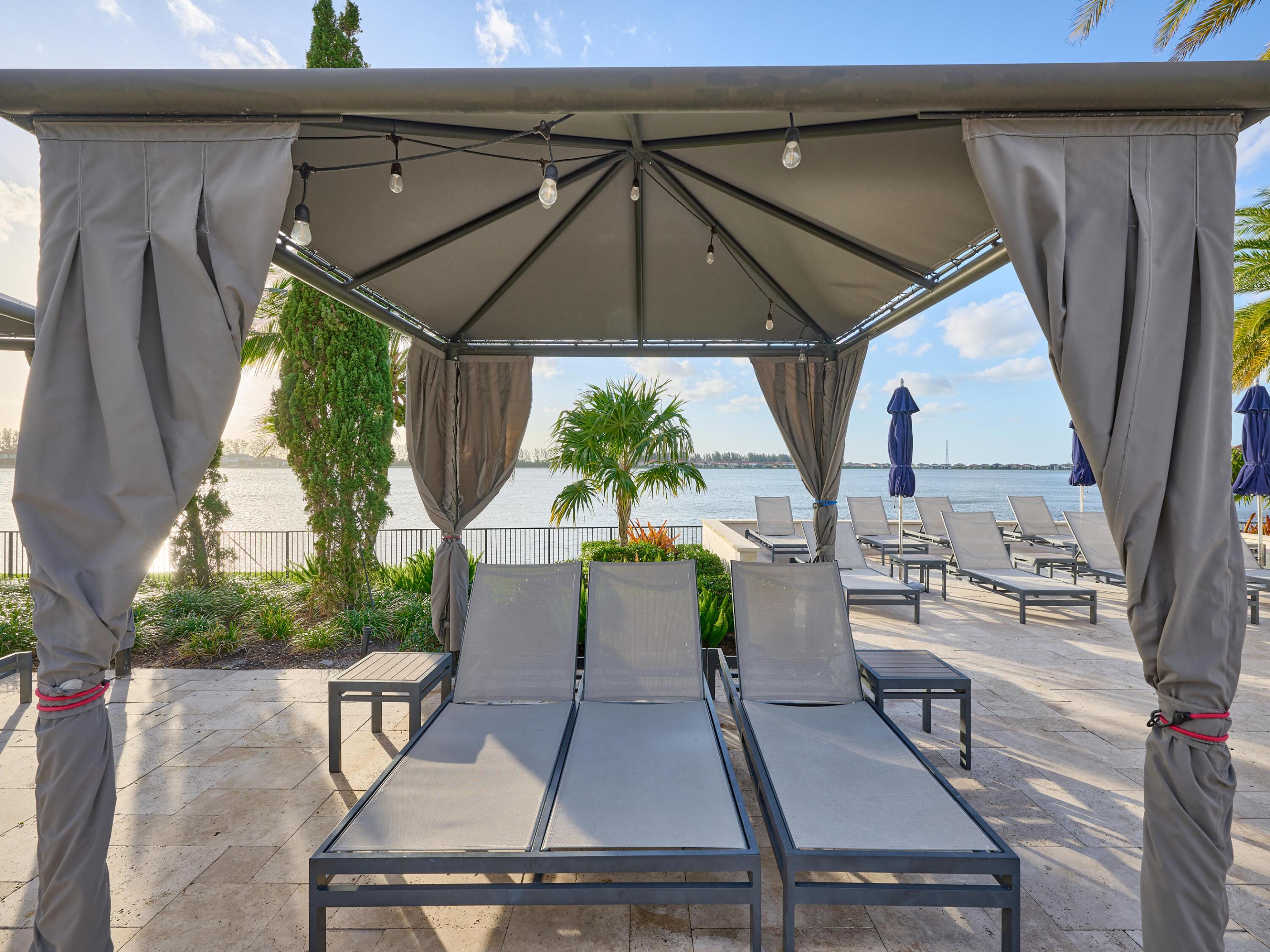 PARKLAND BAY - Residential