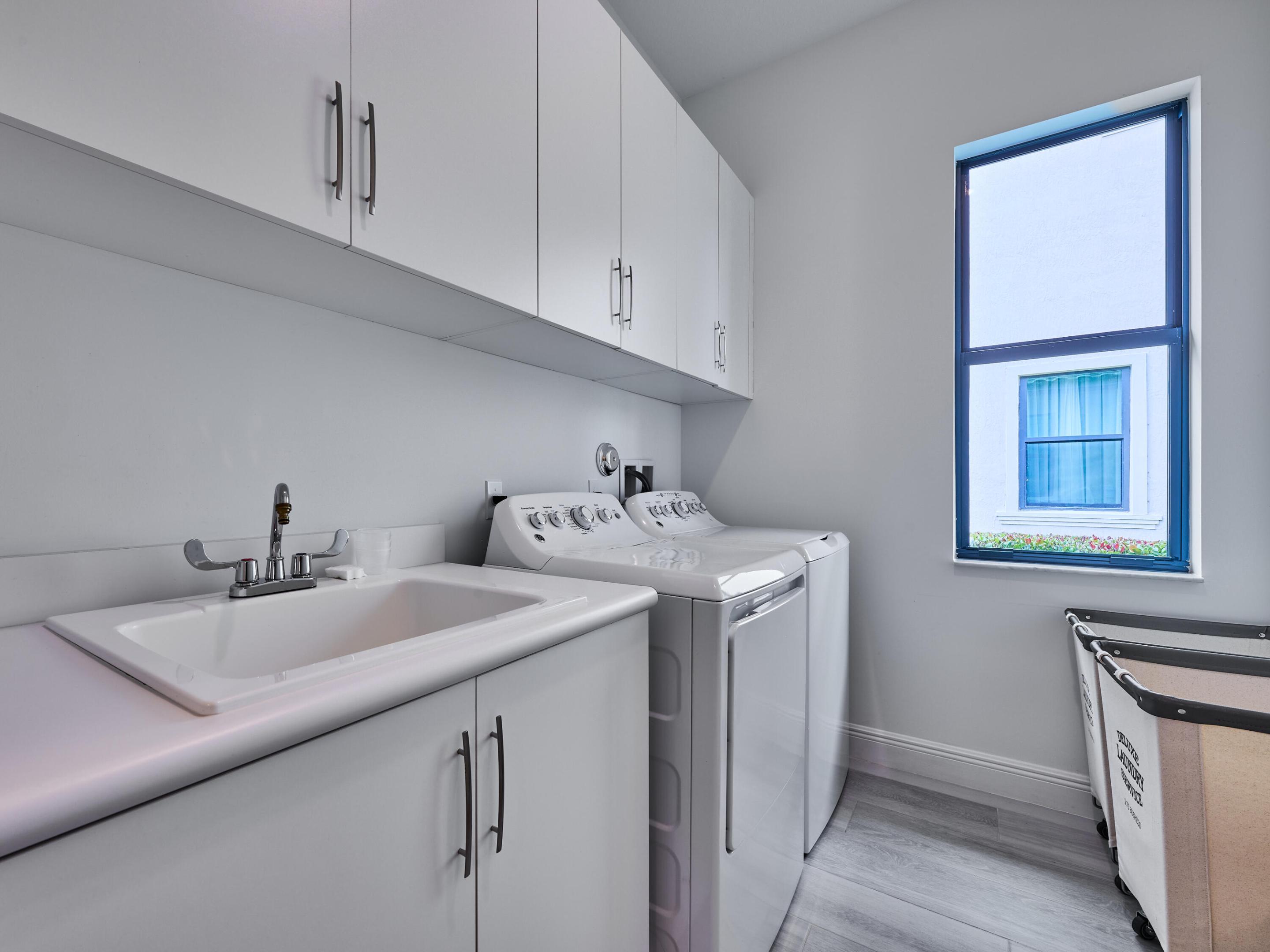 PARKLAND BAY - Residential