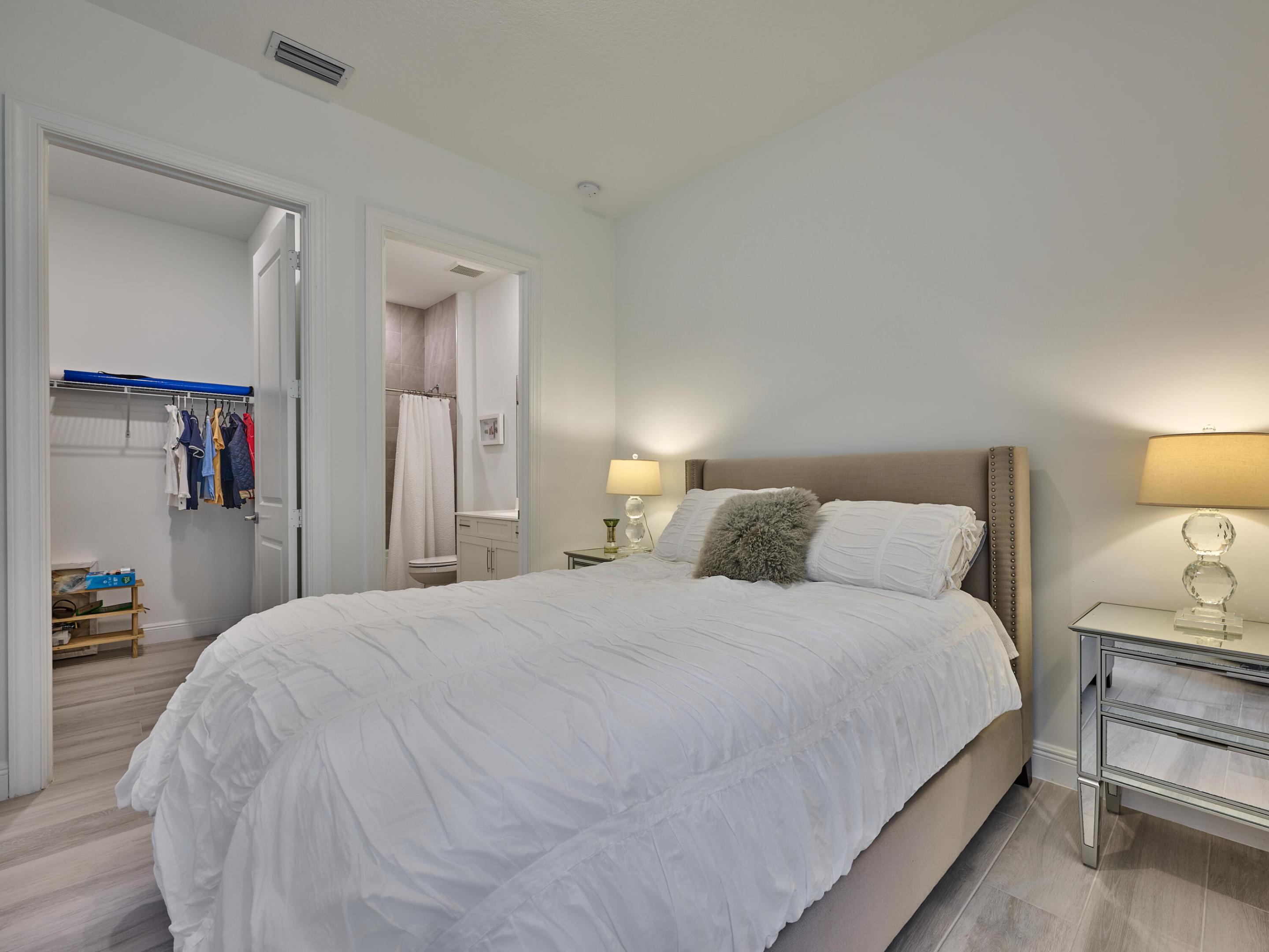 PARKLAND BAY - Residential