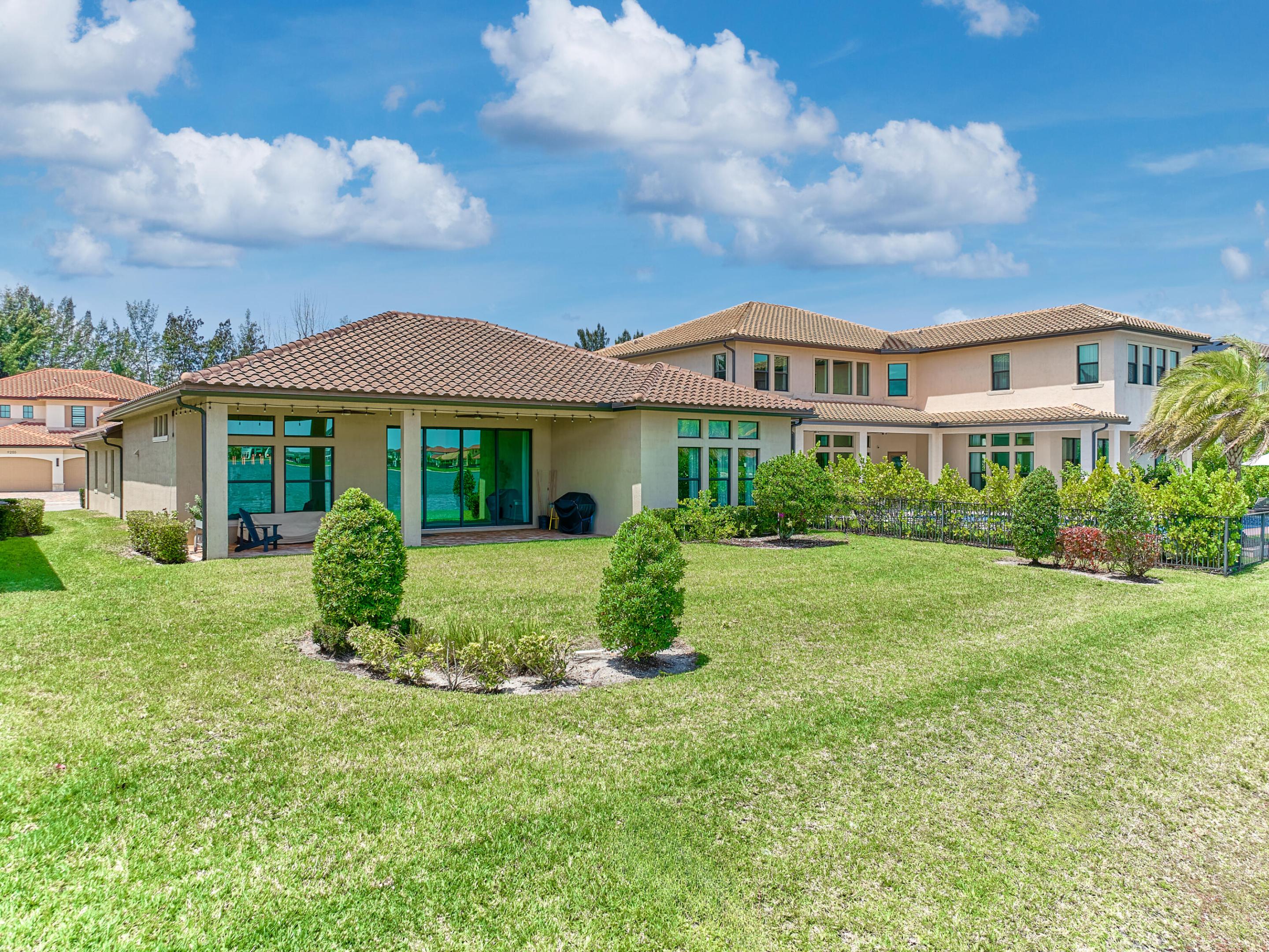 PARKLAND BAY - Residential