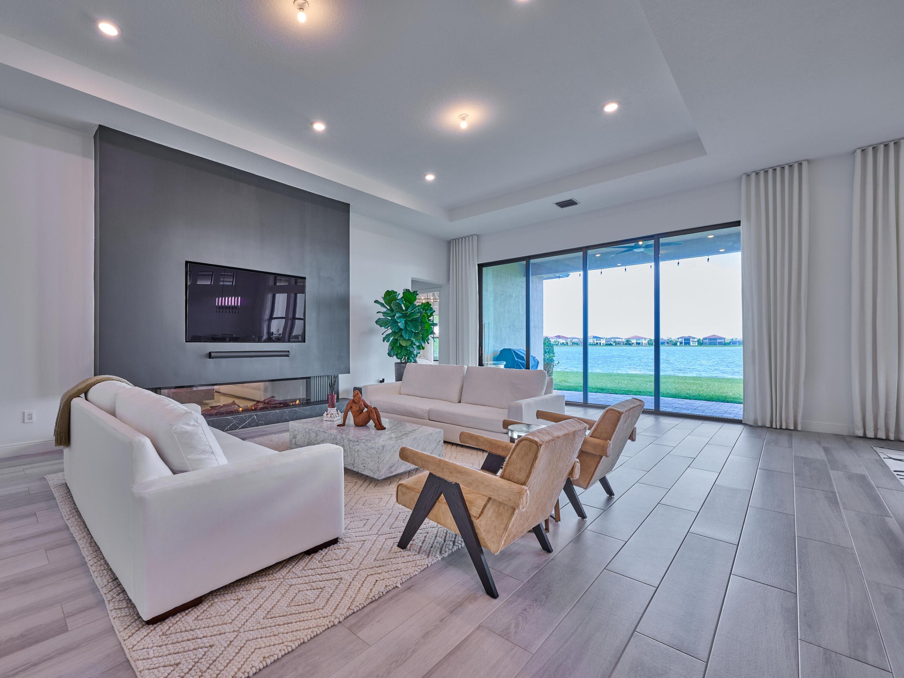 PARKLAND BAY - Residential