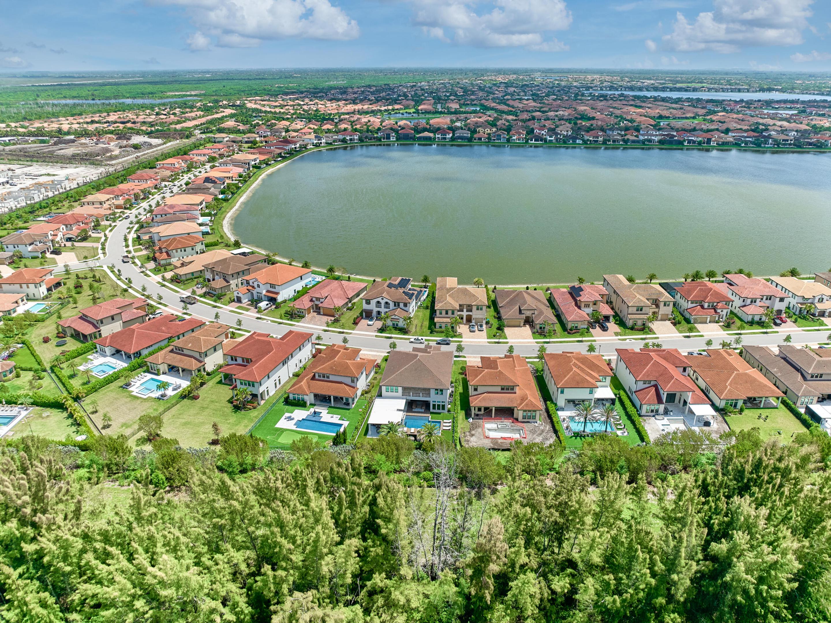 PARKLAND BAY - Residential