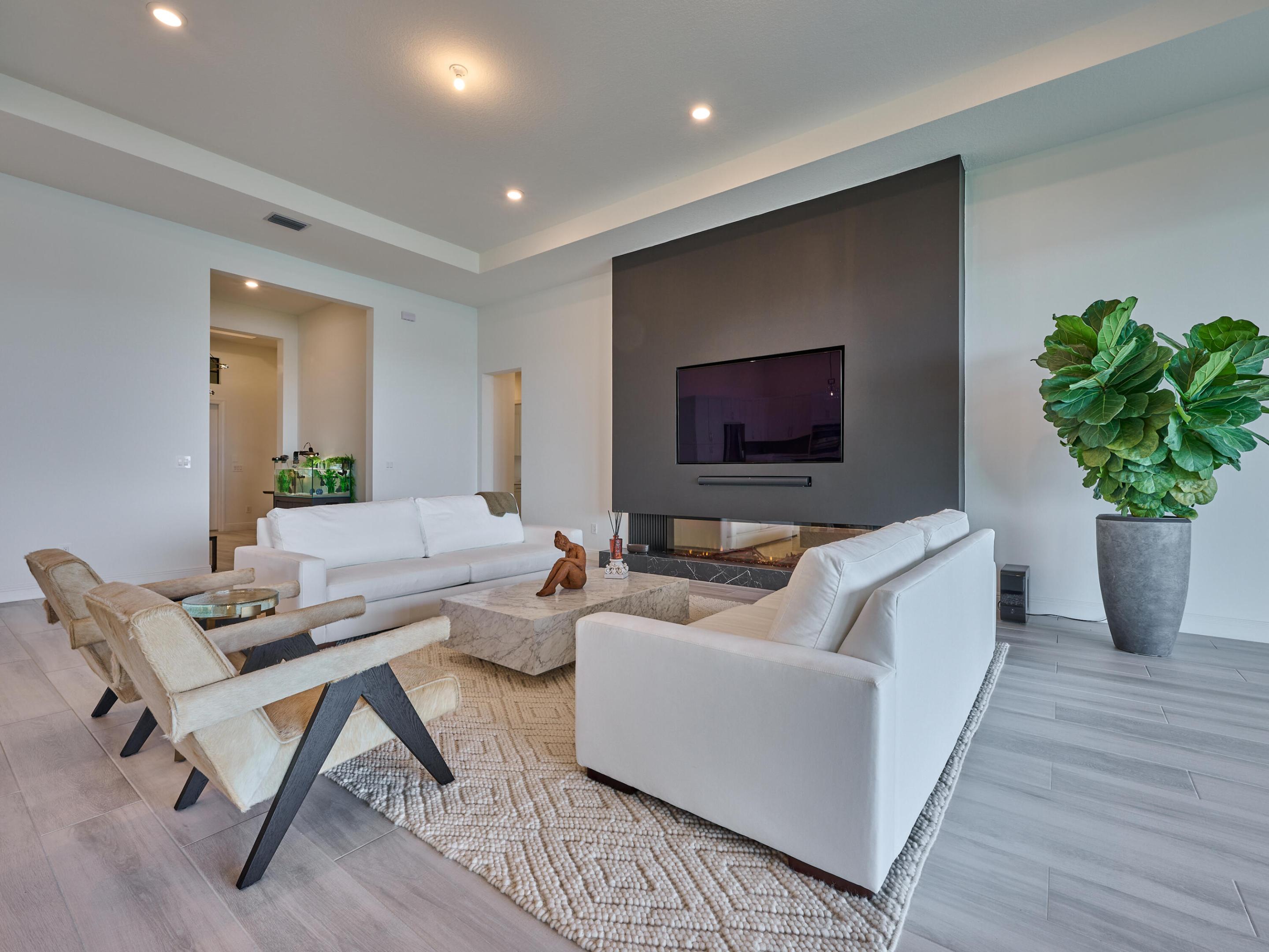 PARKLAND BAY - Residential