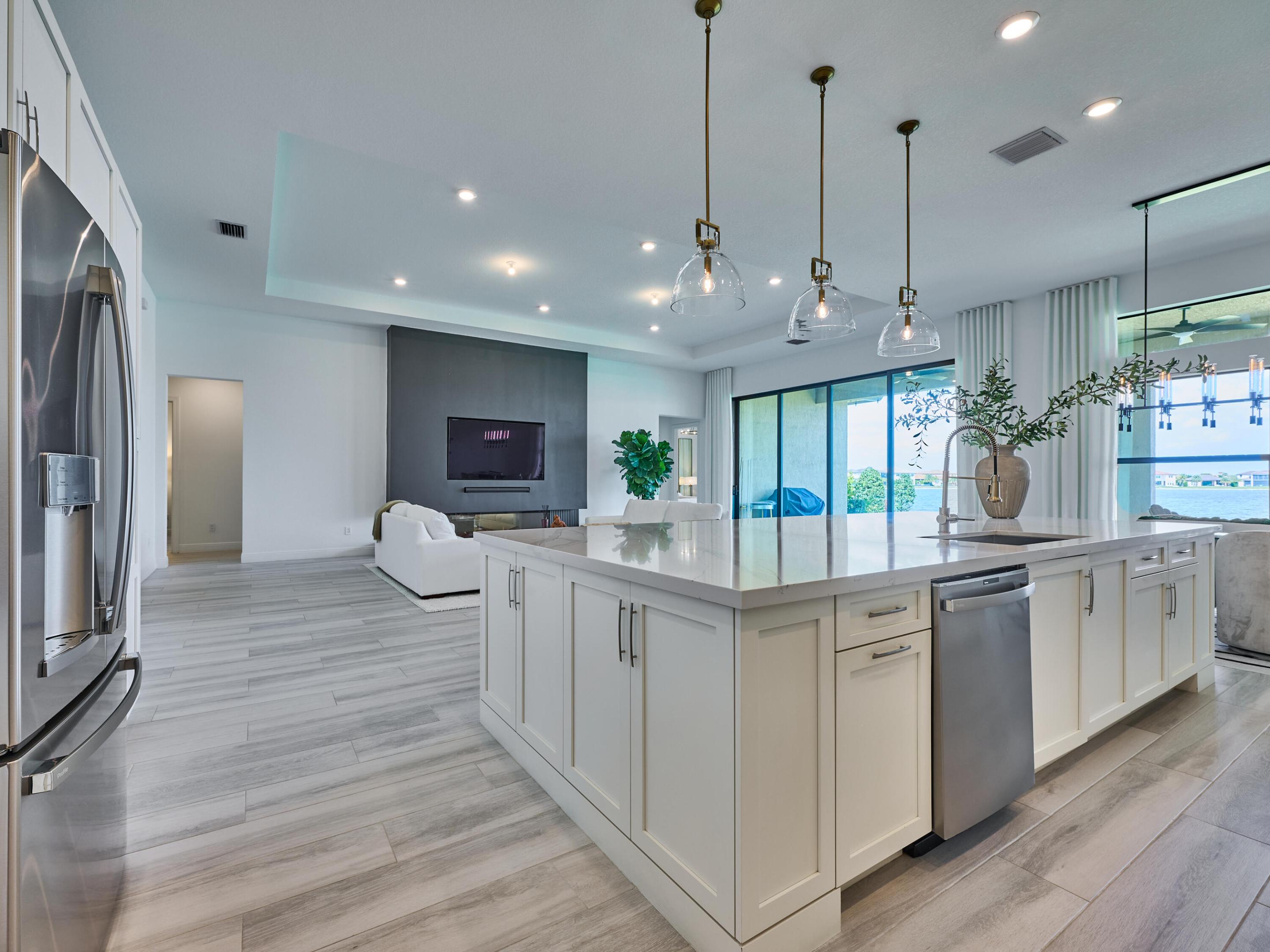 PARKLAND BAY - Residential