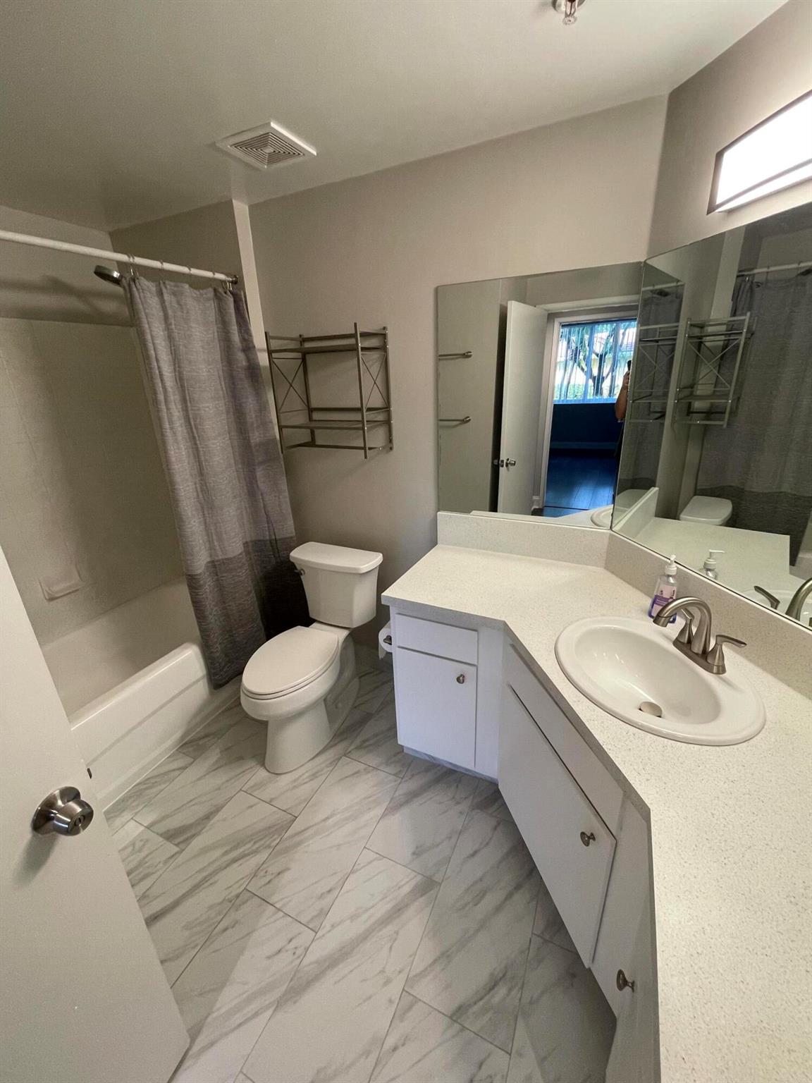 HYPOLUXOS MARINERS CAY CO - Residential Lease