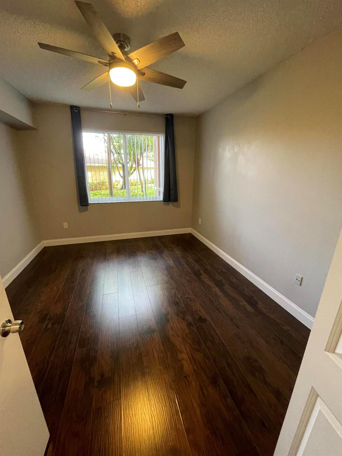 HYPOLUXOS MARINERS CAY CO - Residential Lease