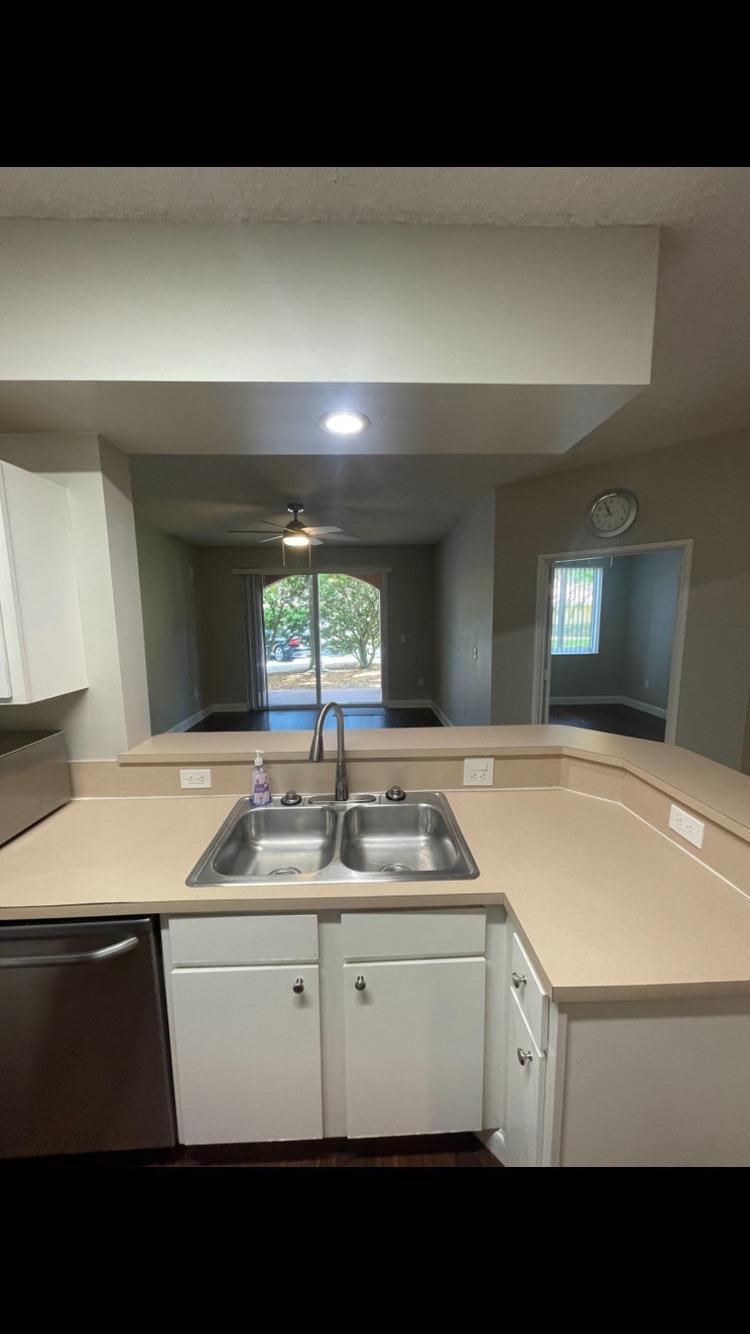 HYPOLUXOS MARINERS CAY CO - Residential Lease